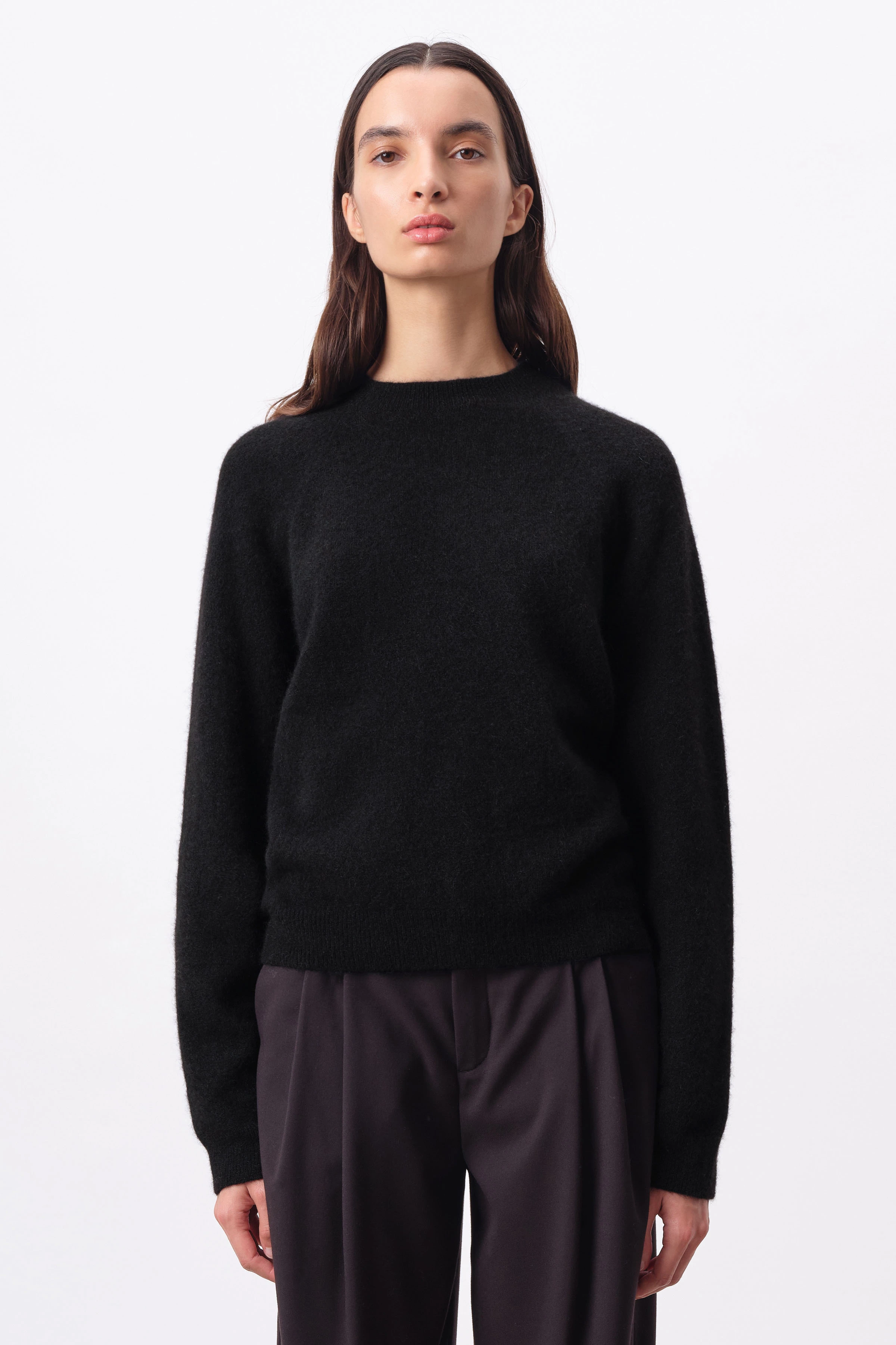 PEMIRI - Egg-Shape Pullover mit Raglanärmeln in Alpaka-Mix - Damen - schwarz - Frontansicht