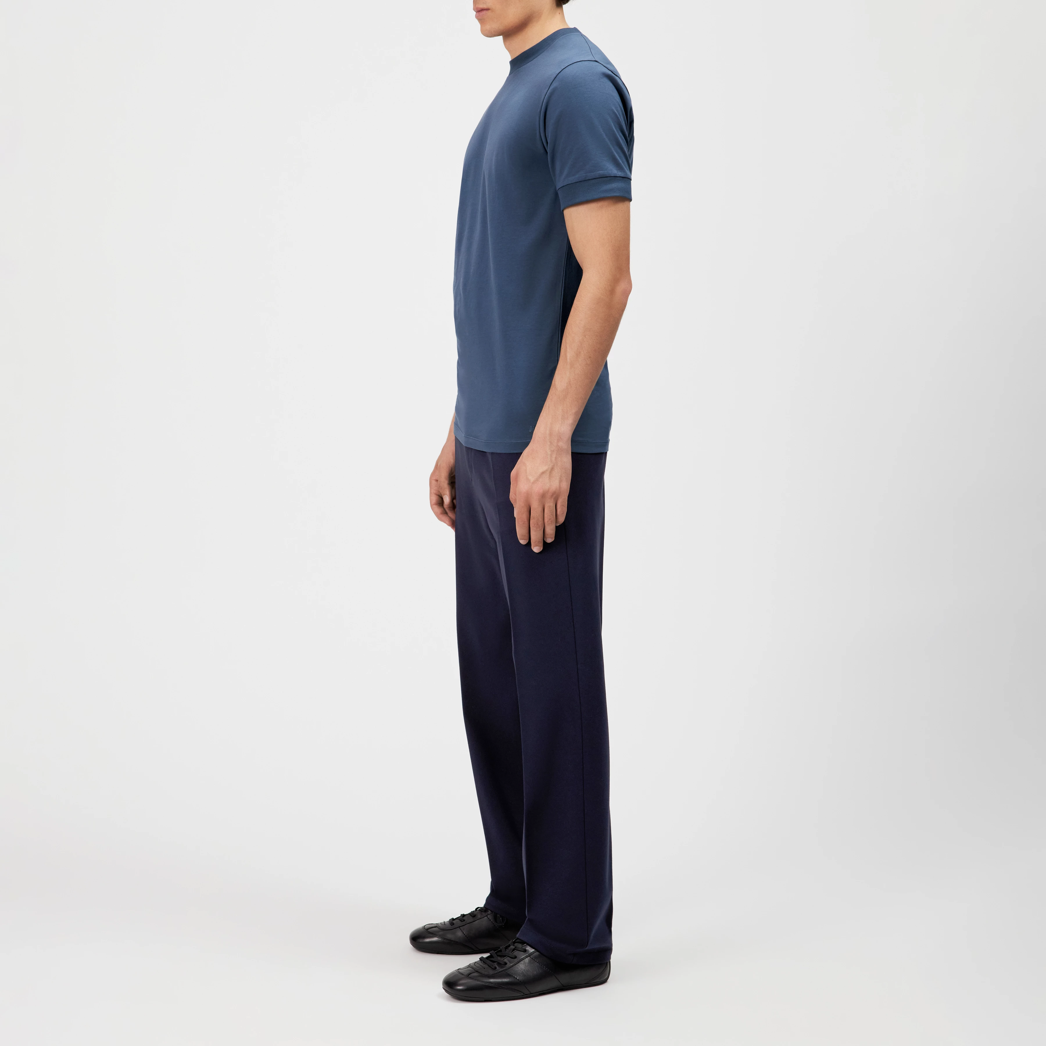 ANTON - Fitted T-shirt i bomuld - men - blå - Seitenansicht