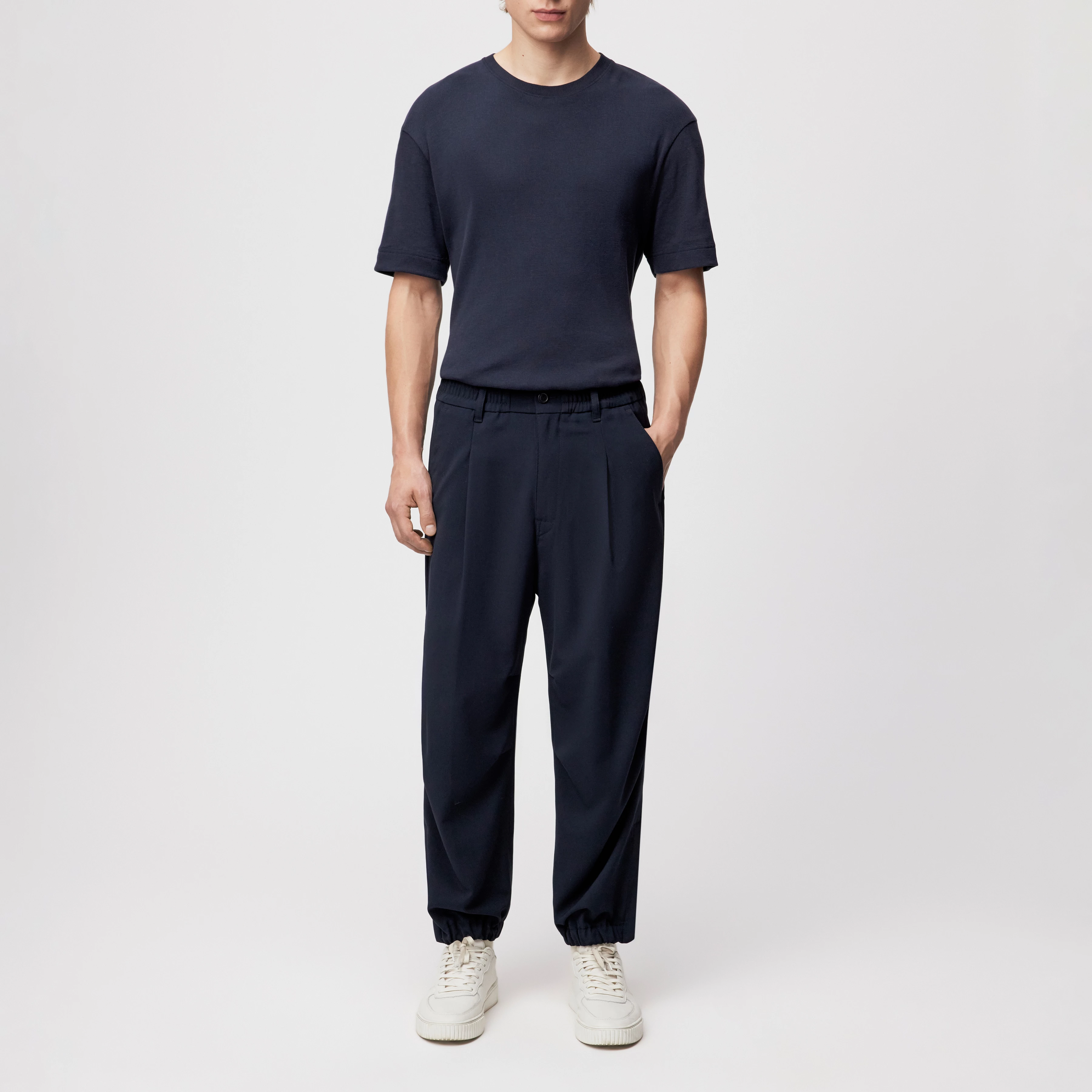 LIROG - Utility Pants in Gabardine - Herren - blau - Ganzkörper-Frontansicht