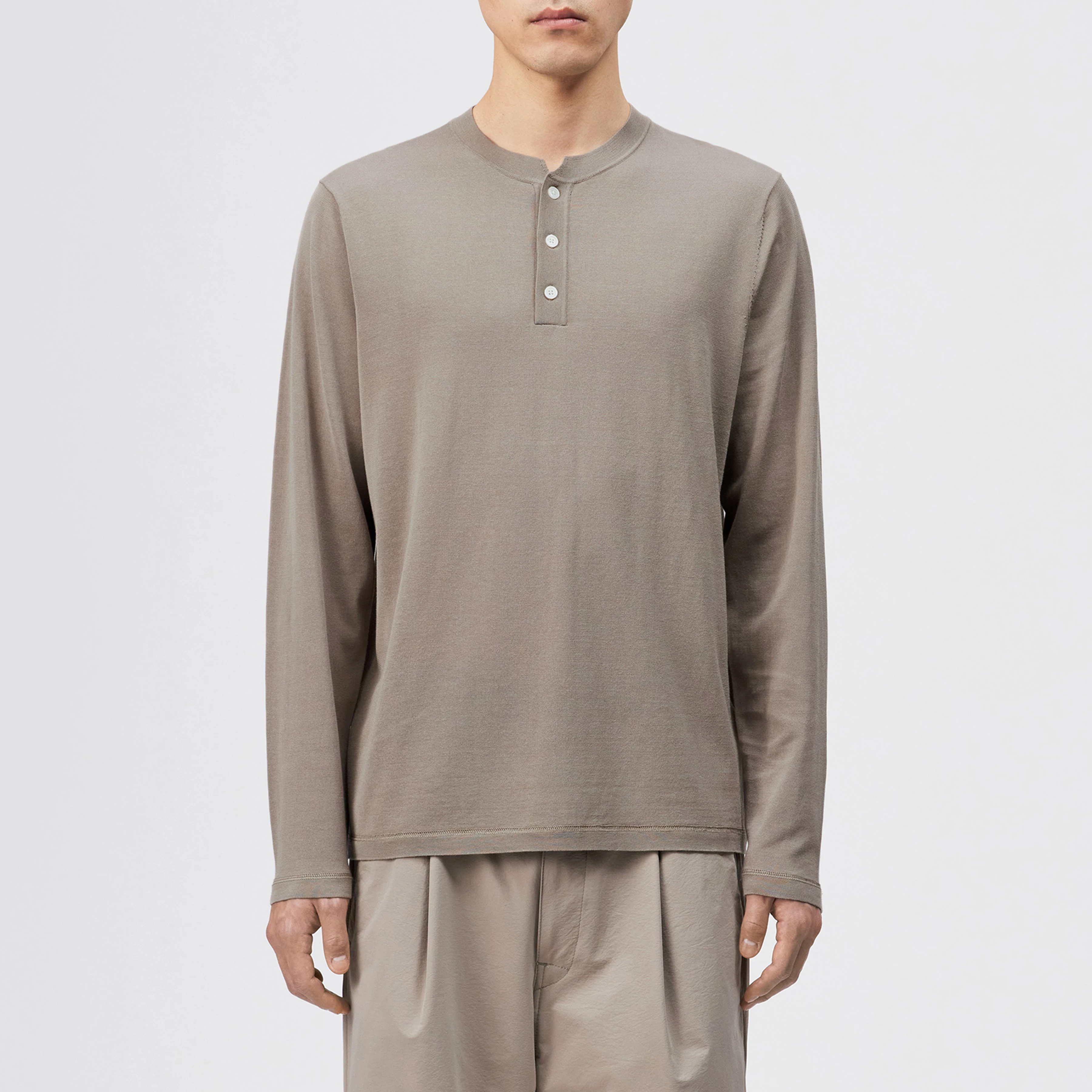 KIAAN - Regular Fit Longsleeve mit Stehkragen aus Feinstrick - Herren - beige - Frontansicht
