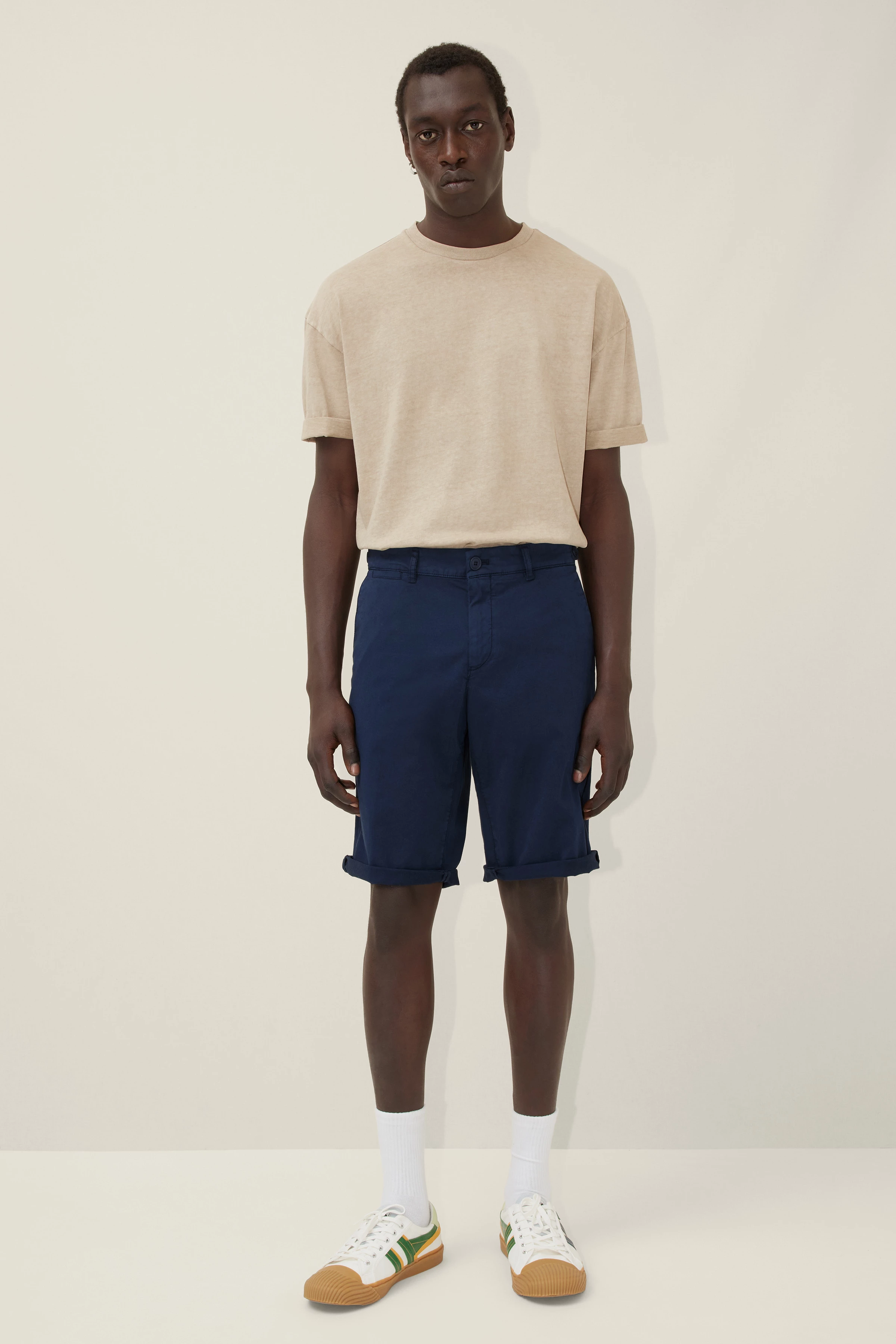 KRINK - classic chino shorts - men - blue - Ganzkörper-Frontansicht