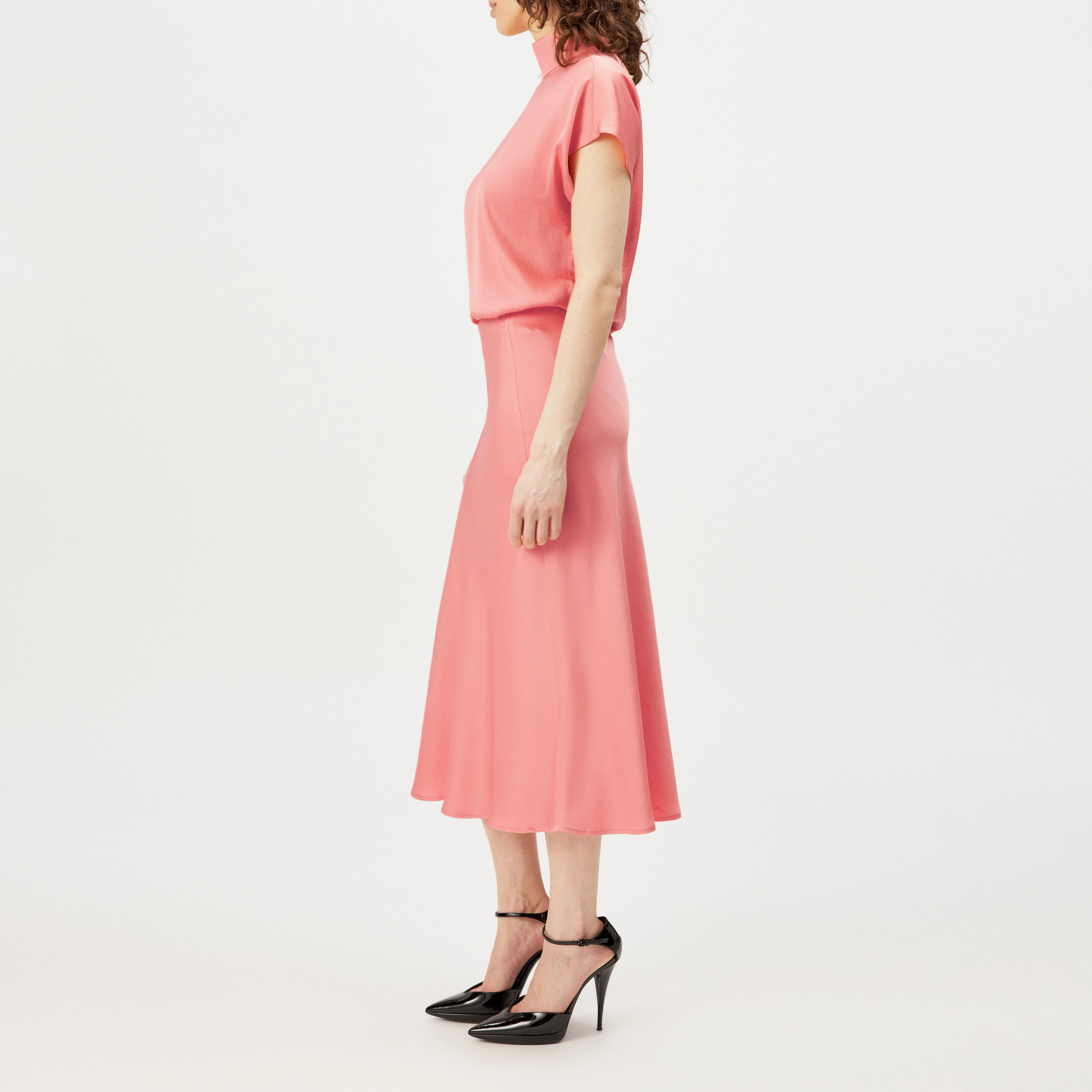 URA - Mid-length slip skirt in satin - women - orange - Seitenansicht