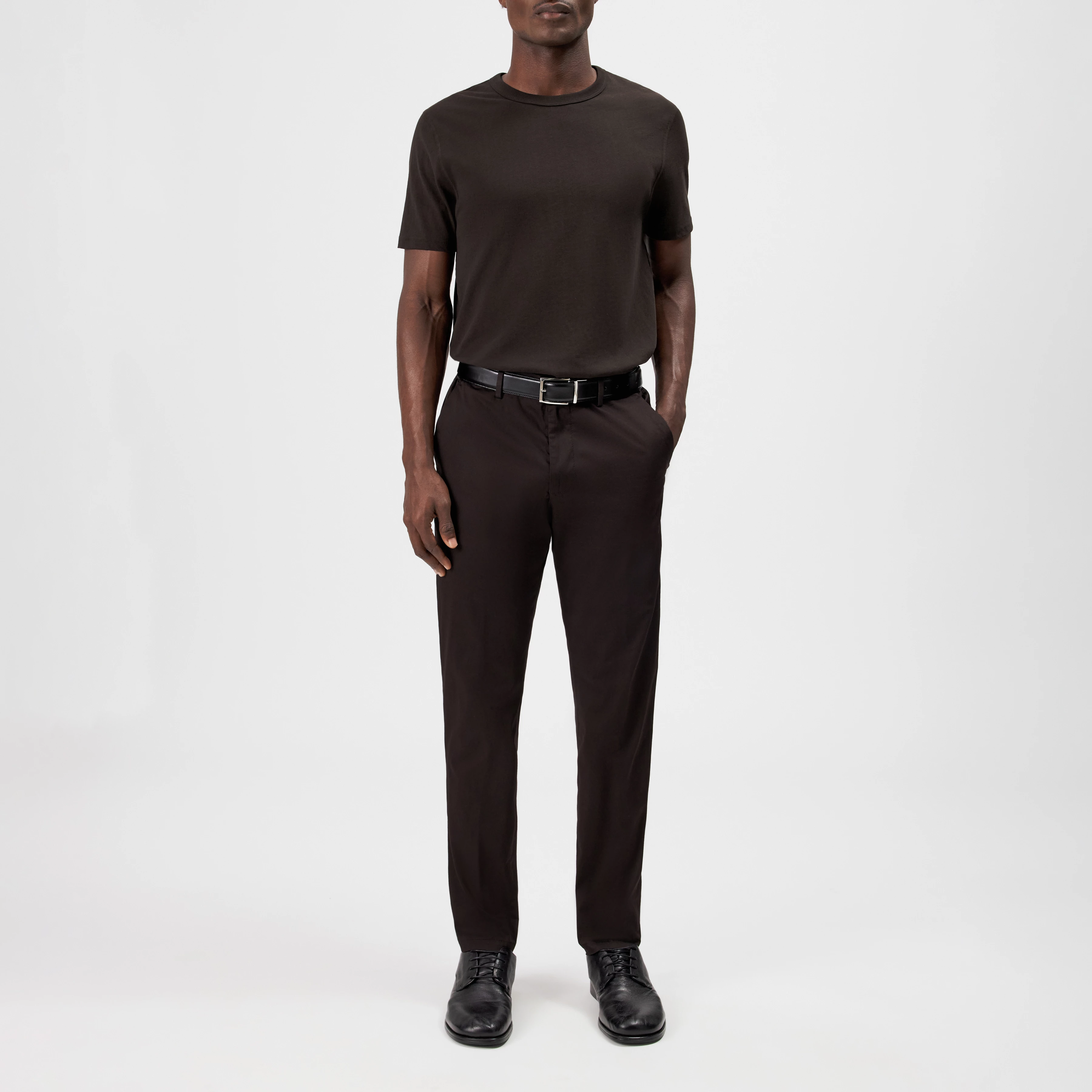 AJEND - Ready-made trousers in cotton gabardine - men - brown - Ganzkörper-Frontansicht