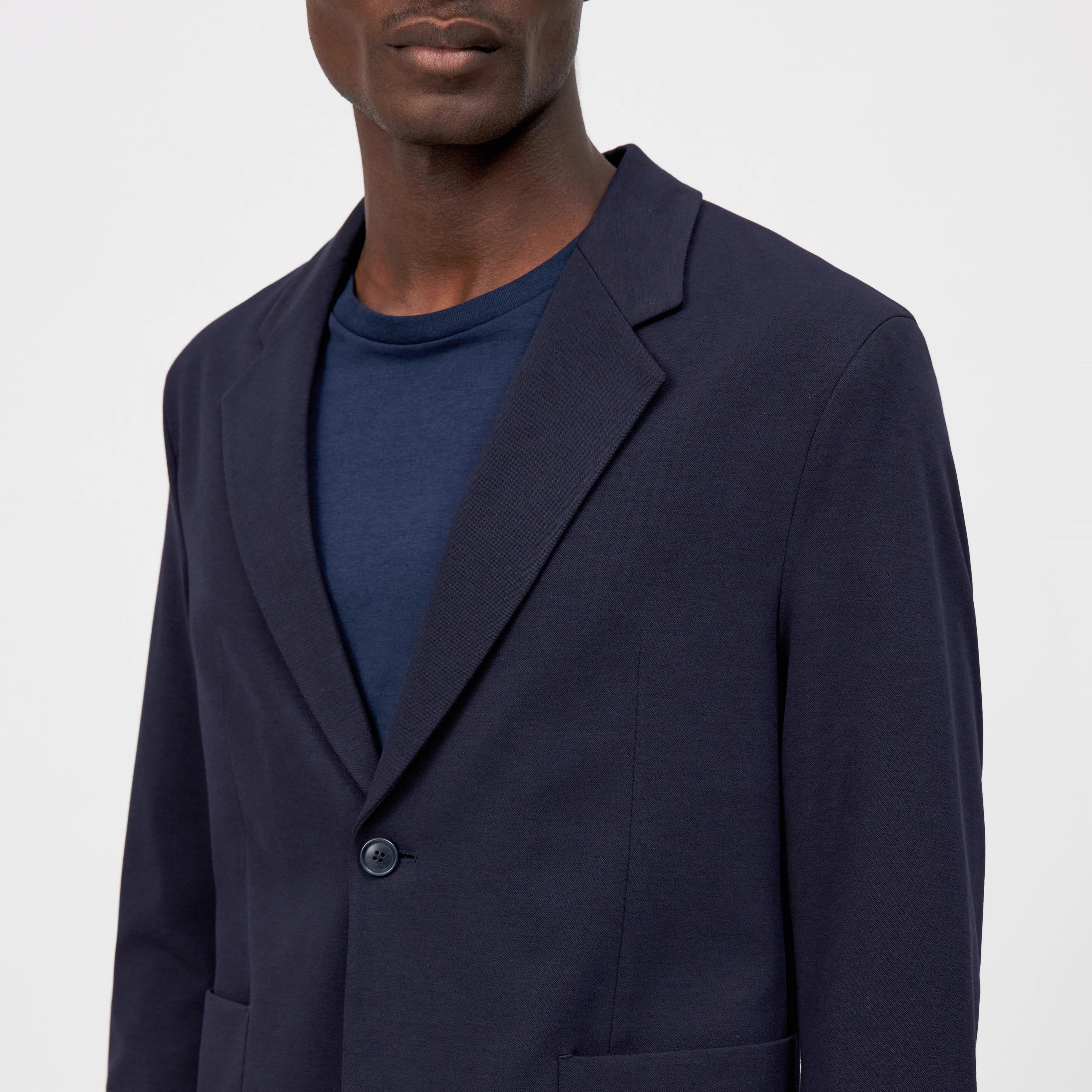 MARLS - Einreihiges Sakko in Nylon-Jersey - Herren - blau - Detailansicht am Model