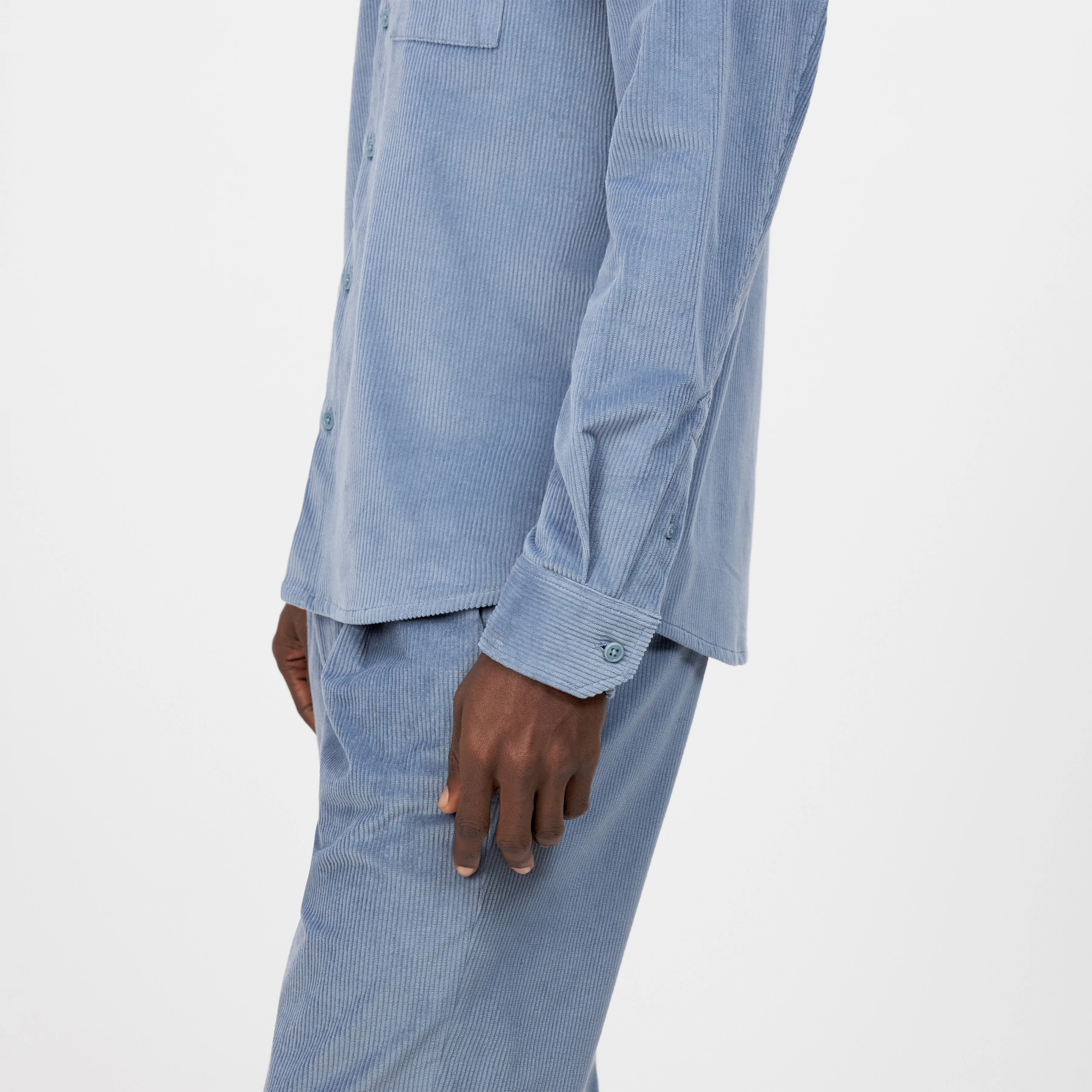 LIET_3 - Button-down shirt in cotton corduroy - men - blue - Detailansicht am Model