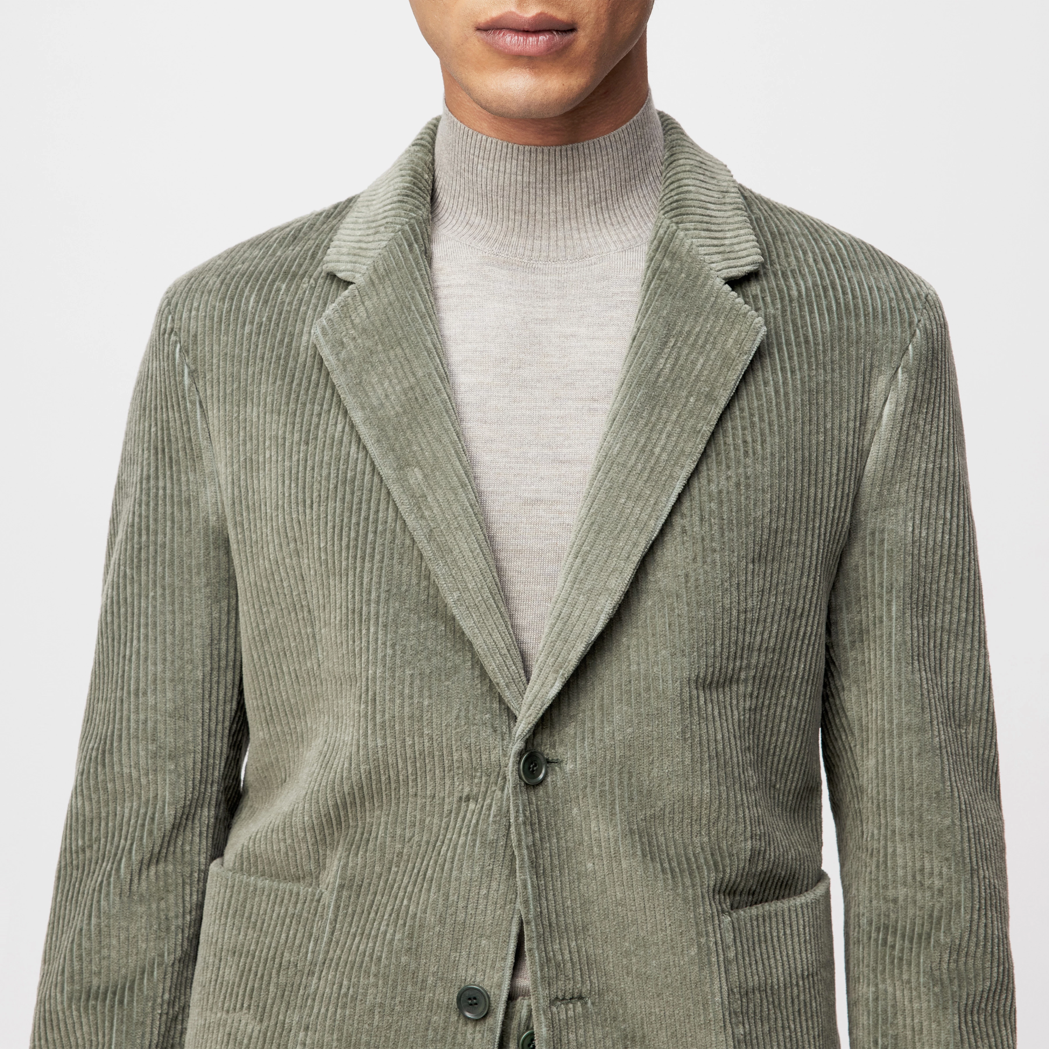 MARLS - Einreihiges Sakko in Baumwoll-Breitcord - Herren - grün - Detailansicht am Model