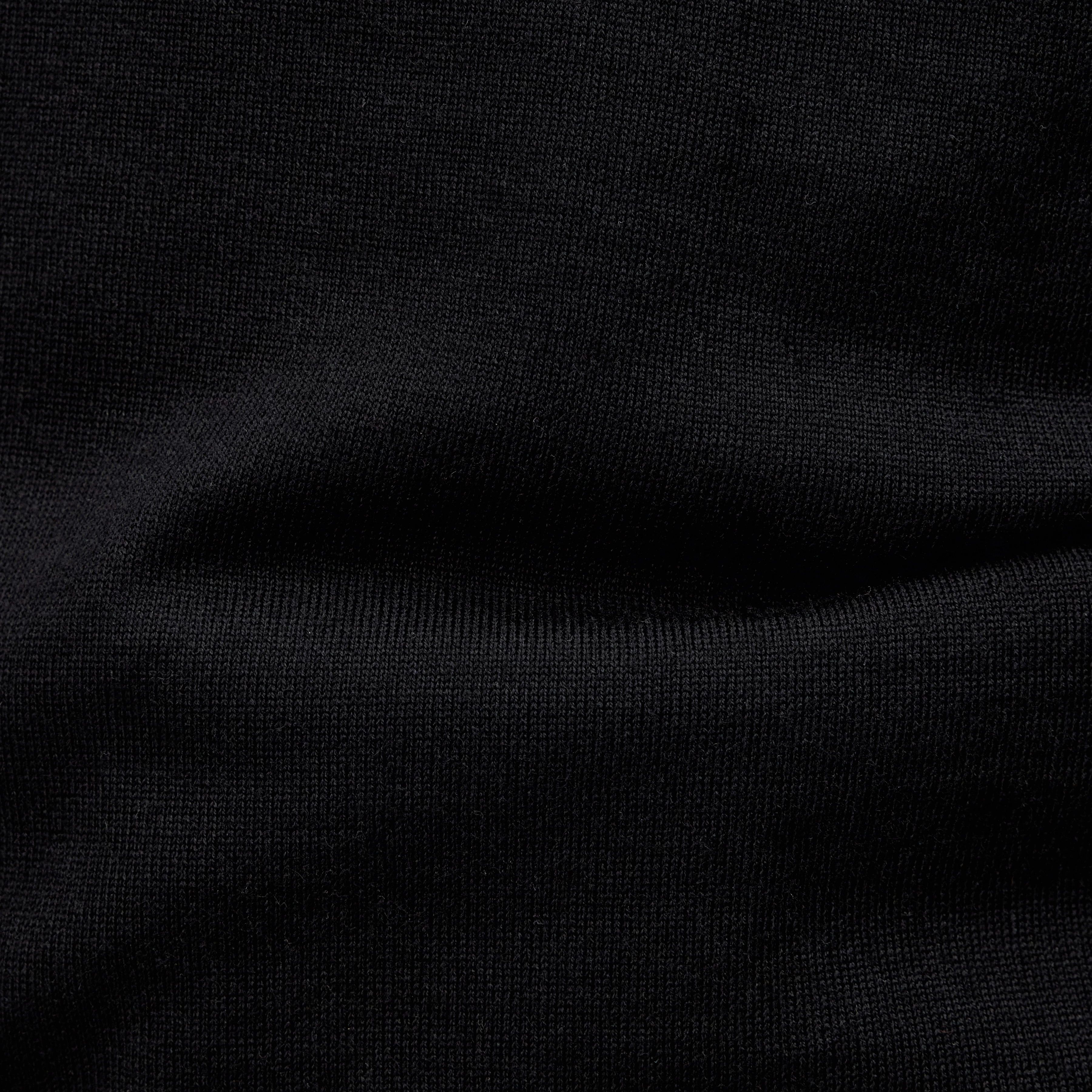 RIKONO - Fine merino wool knitted jumper - men - black - Materialbild (B2C)