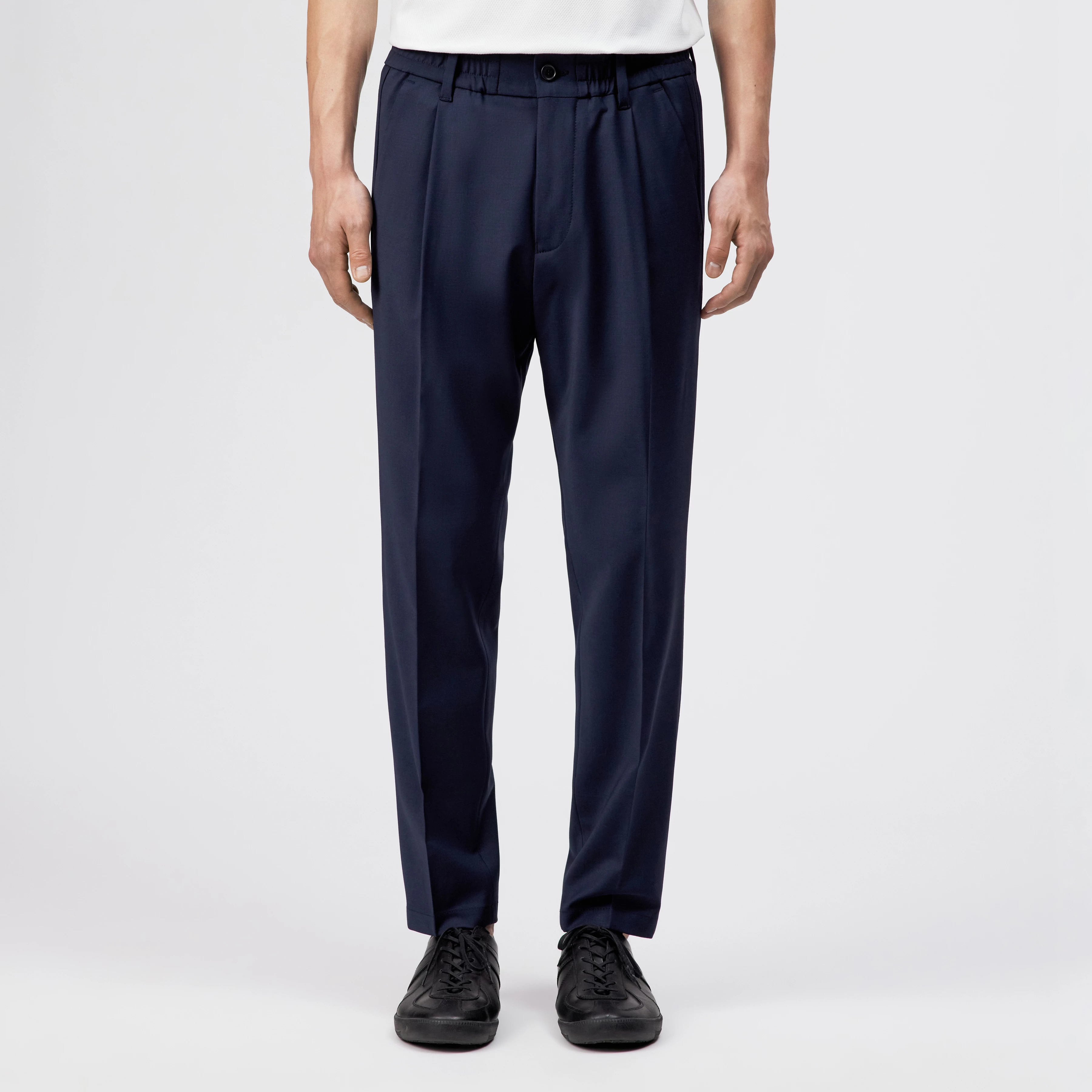 CHASY - Pantalon casual avec pli à la taille en bi-stretch - men - bleu - Frontansicht