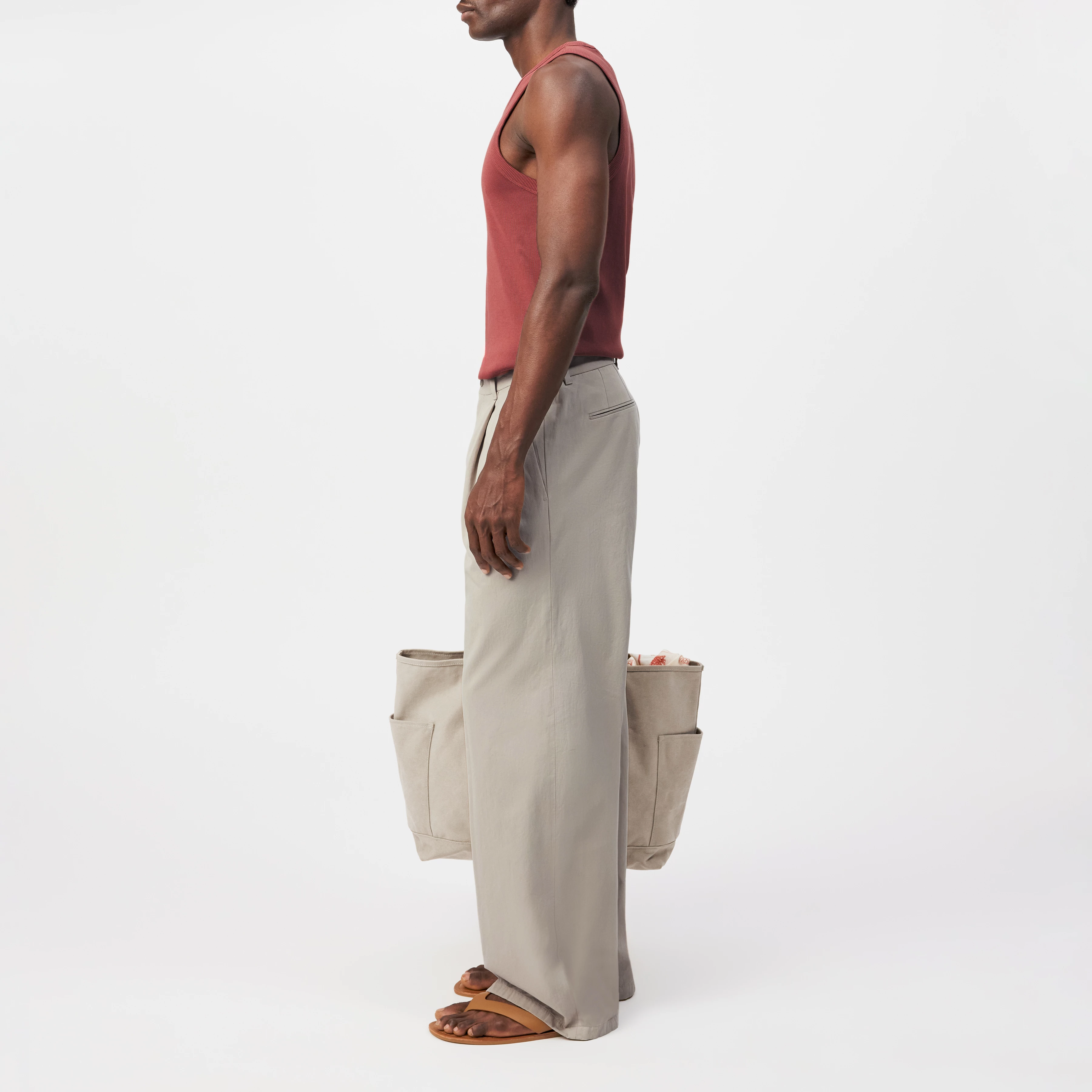 LEEK_WIDE - Relaxed fit pleated trousers in pure cotton - men - beige - Seitenansicht