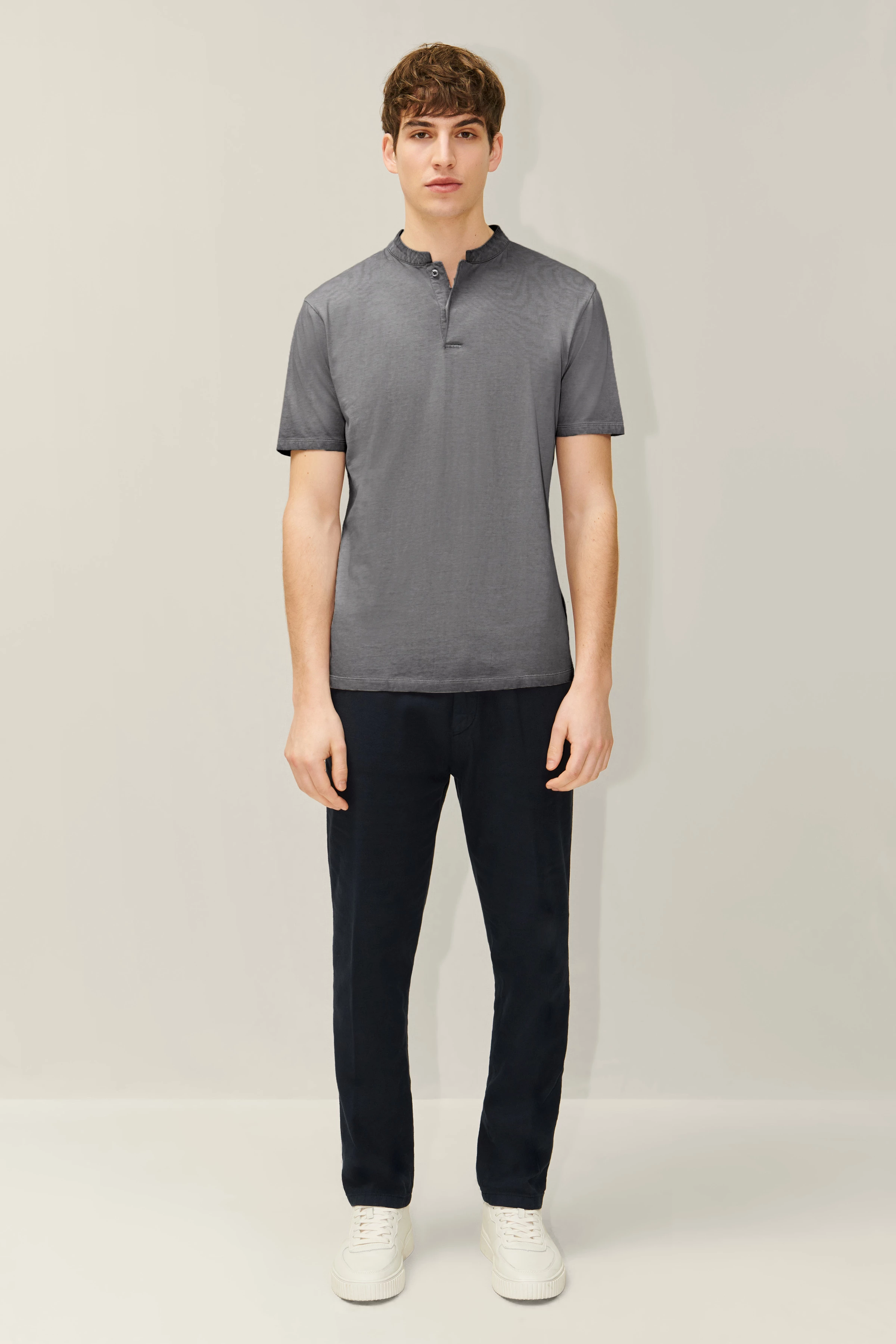 LOUIS - polo shirt with band collar - men - grey - Ganzkörper-Frontansicht