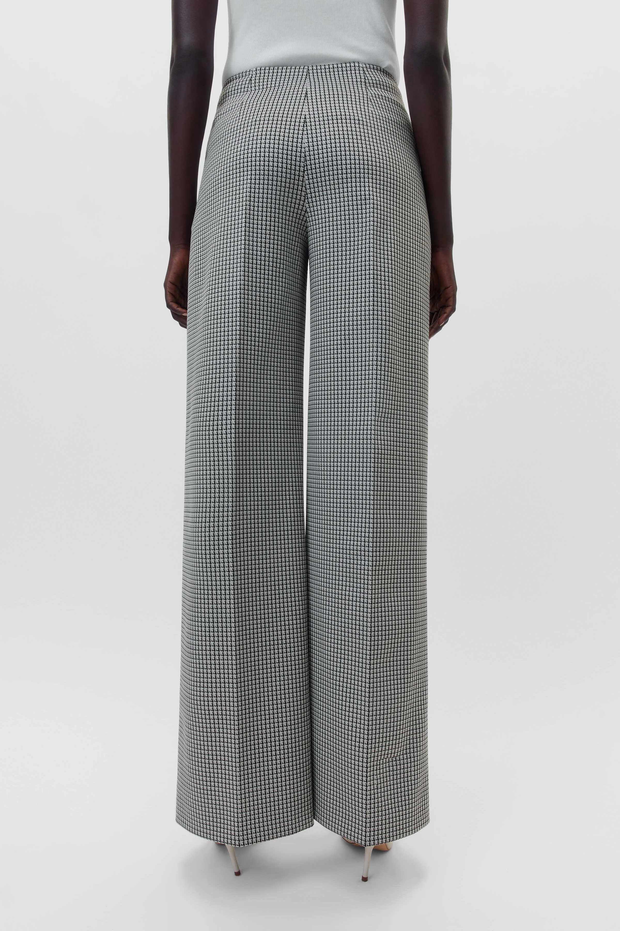 BEFORE - marlene trousers in jersey with houndstooth design - women - black - Rückansicht