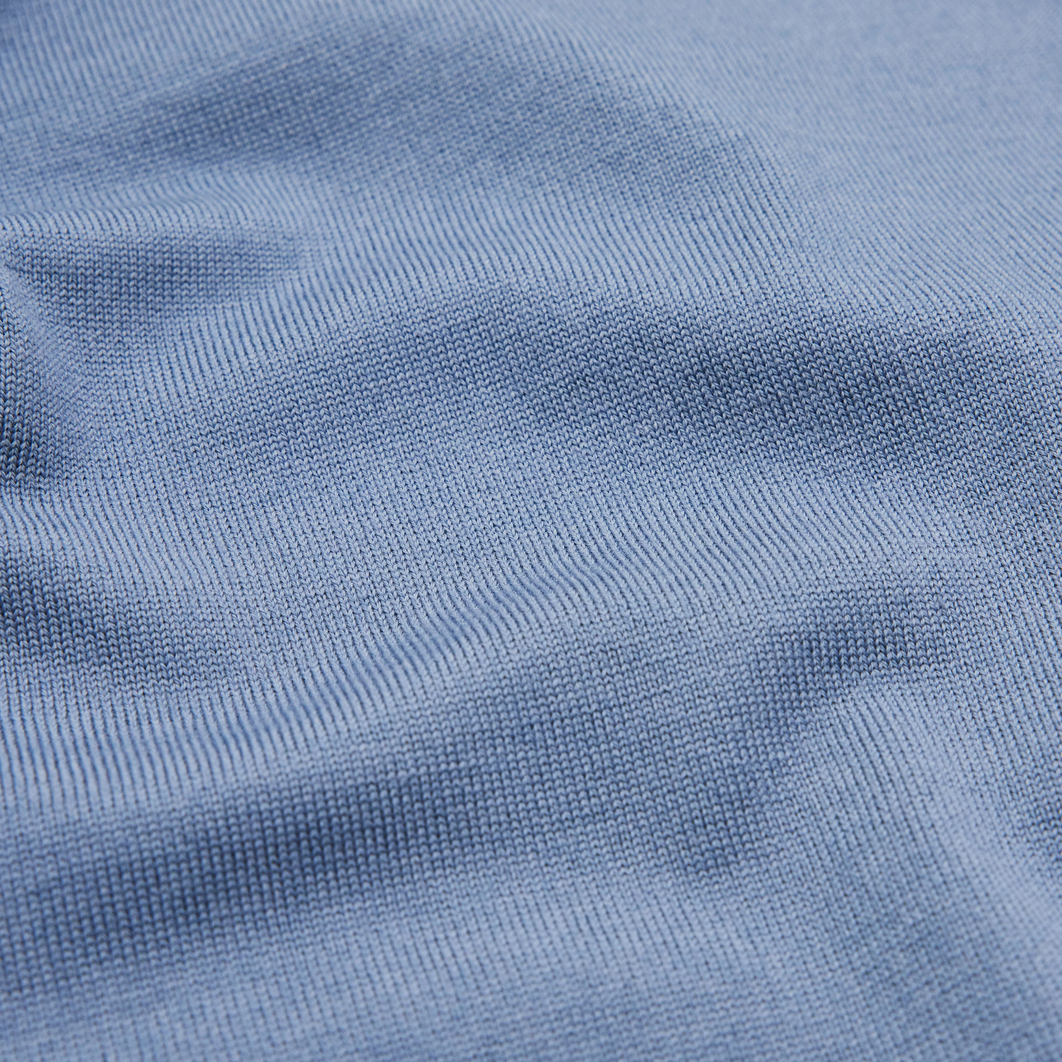 JOEY - Turtleneck jumper in 100% merino wool - men - blue - Materialbild (B2C)