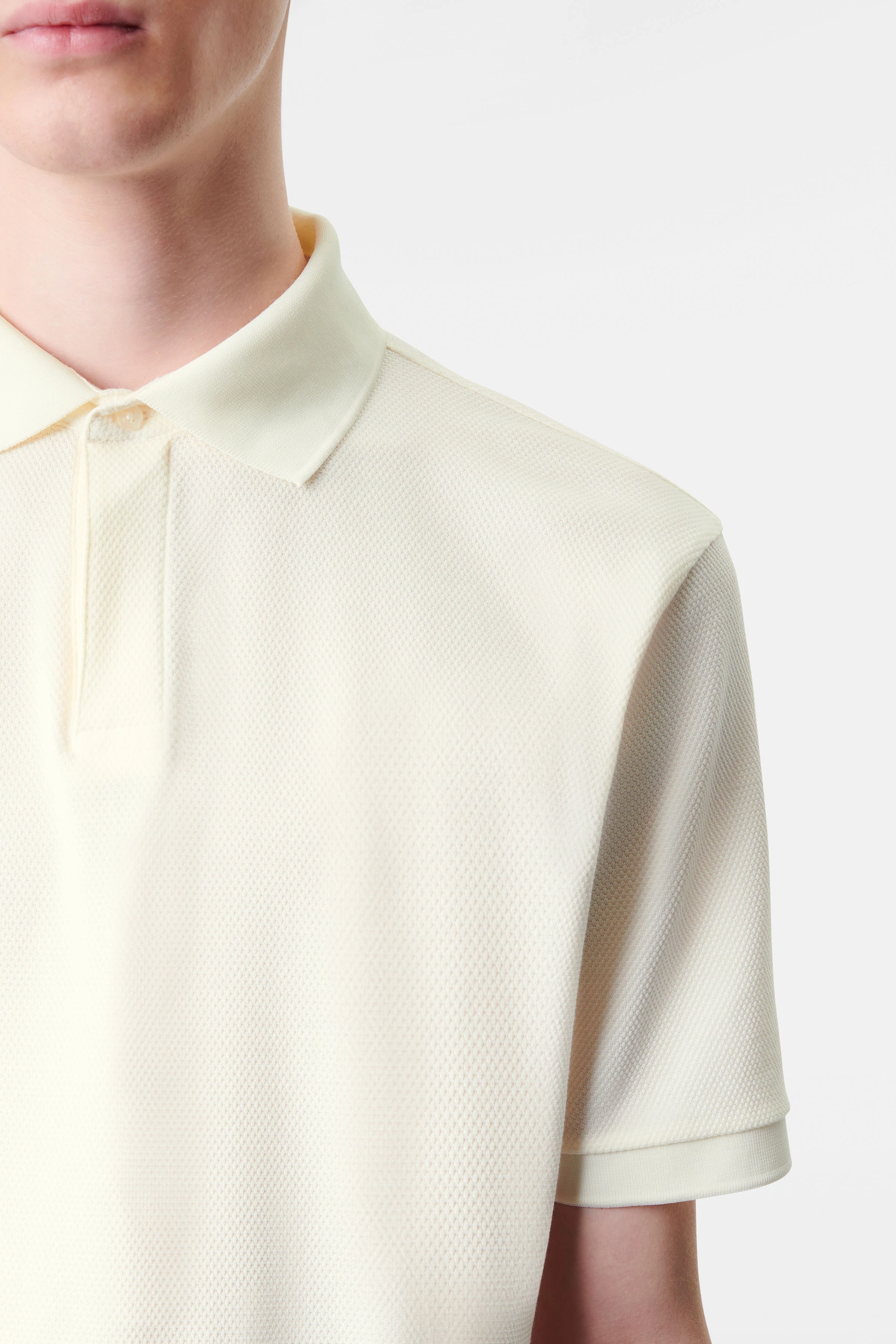 SANTOS - Classic regular fit polo in piqué structure - men - off white - Seitenansicht