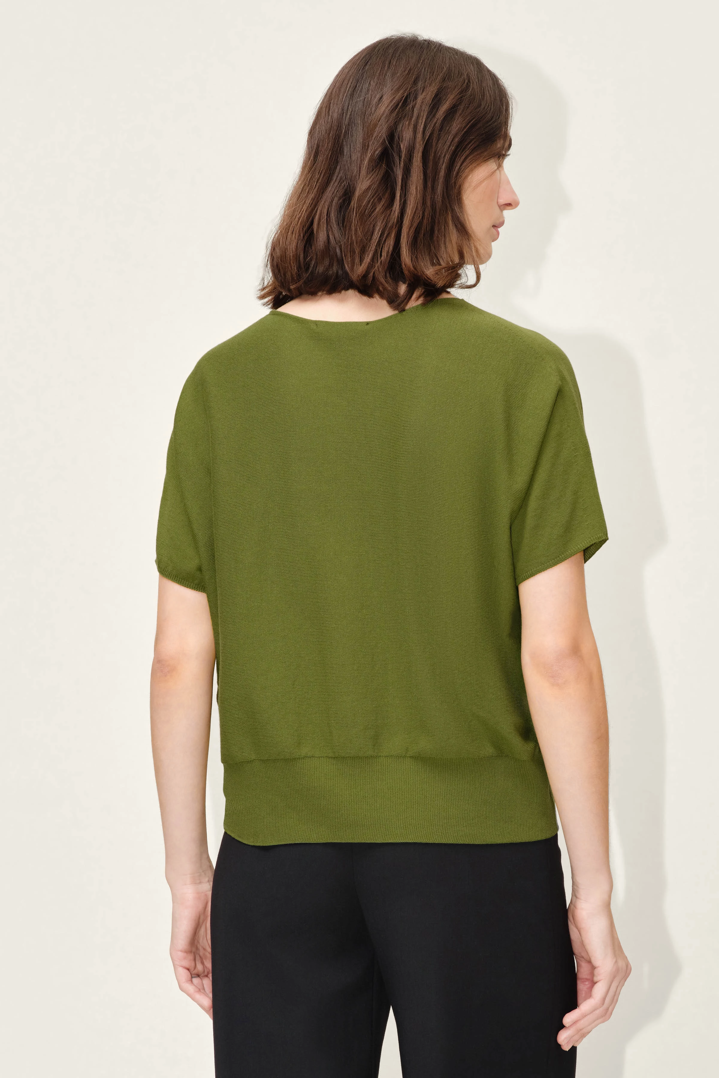 SOMELI - knitted t-shirt in cotton crepe - women - green - Rückansicht