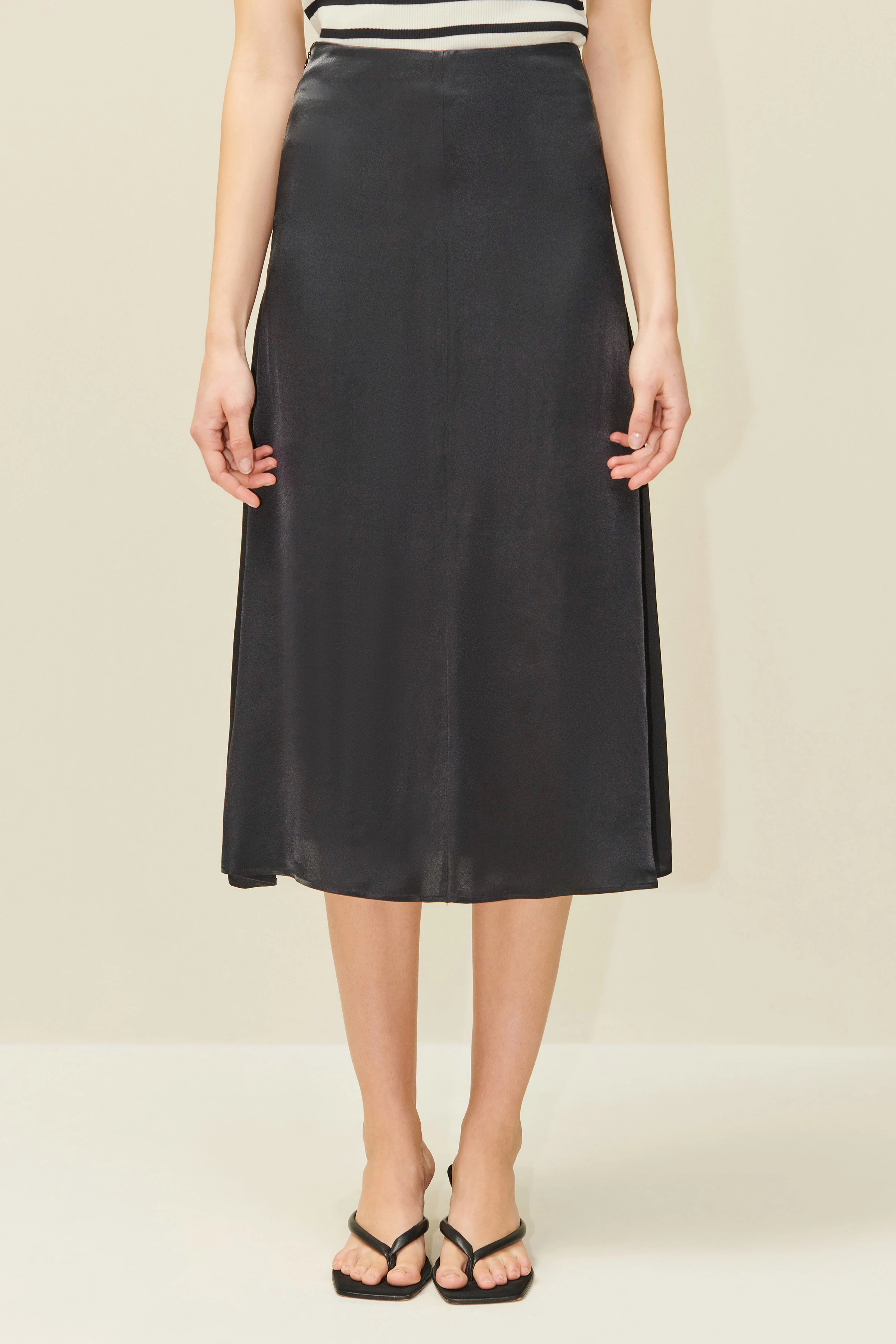 BENTE - Ausgestellter Midi-Rock - Damen - schwarz - Frontansicht