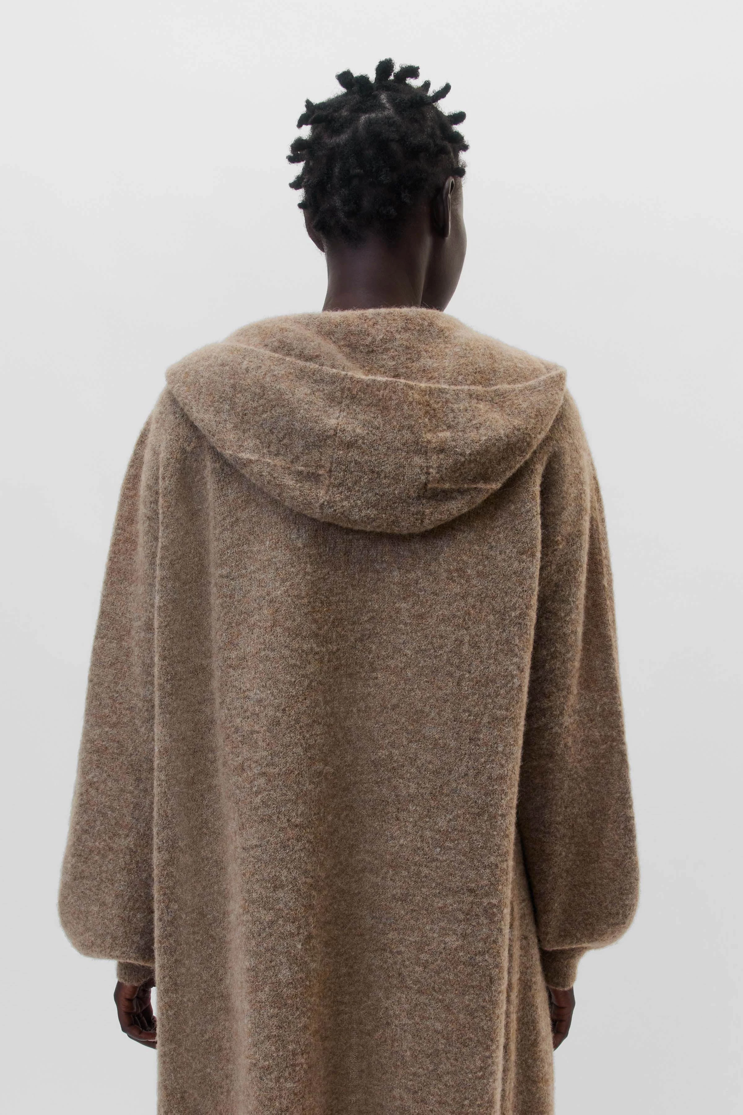 VIAJA - Hoodiestrickjacke in haarigem Alpaka-Wollmix - Damen - braun - Rückansicht