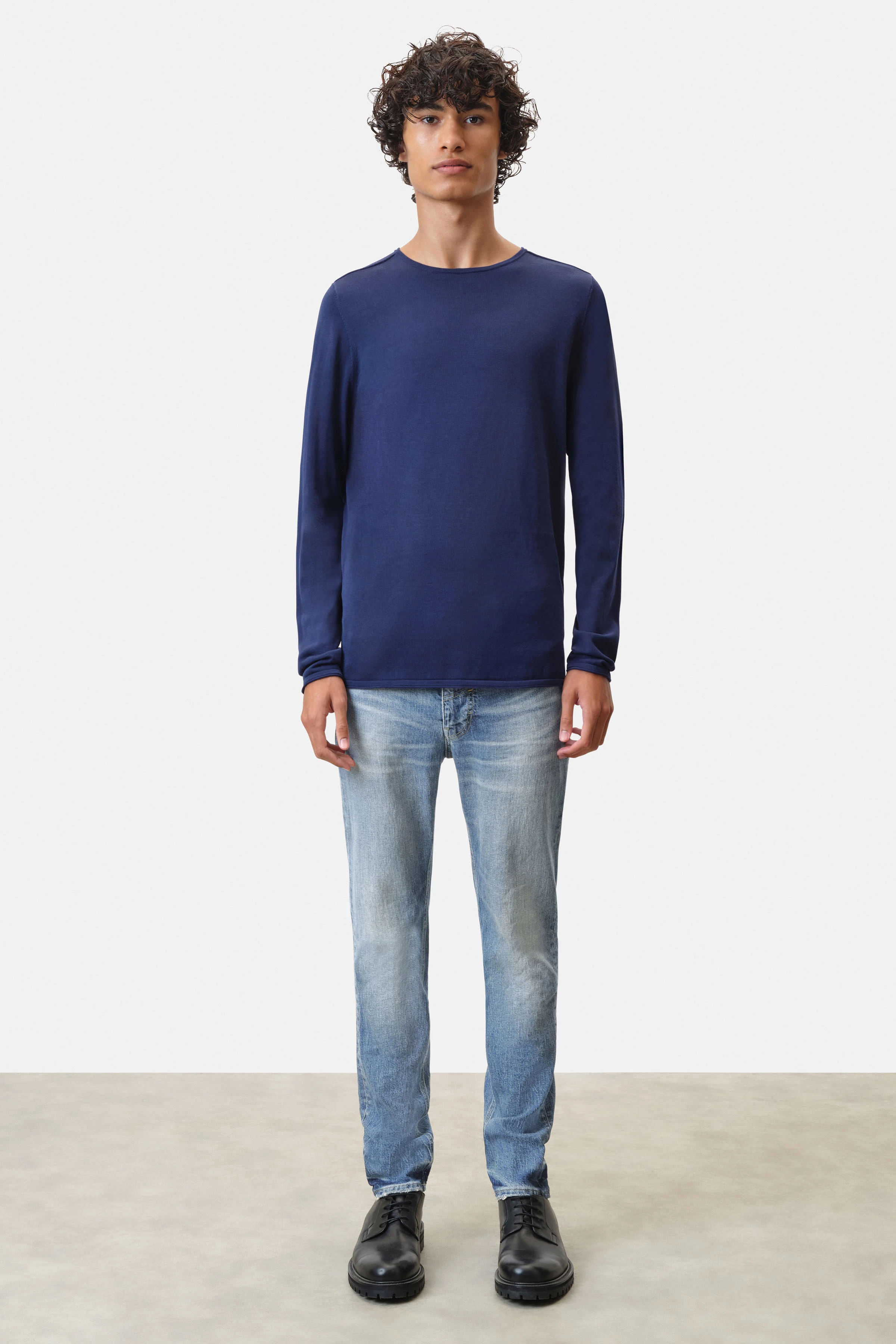 RIKONO - Strickpullover in Baumwolle - Herren - blau - Ganzkörper-Frontansicht