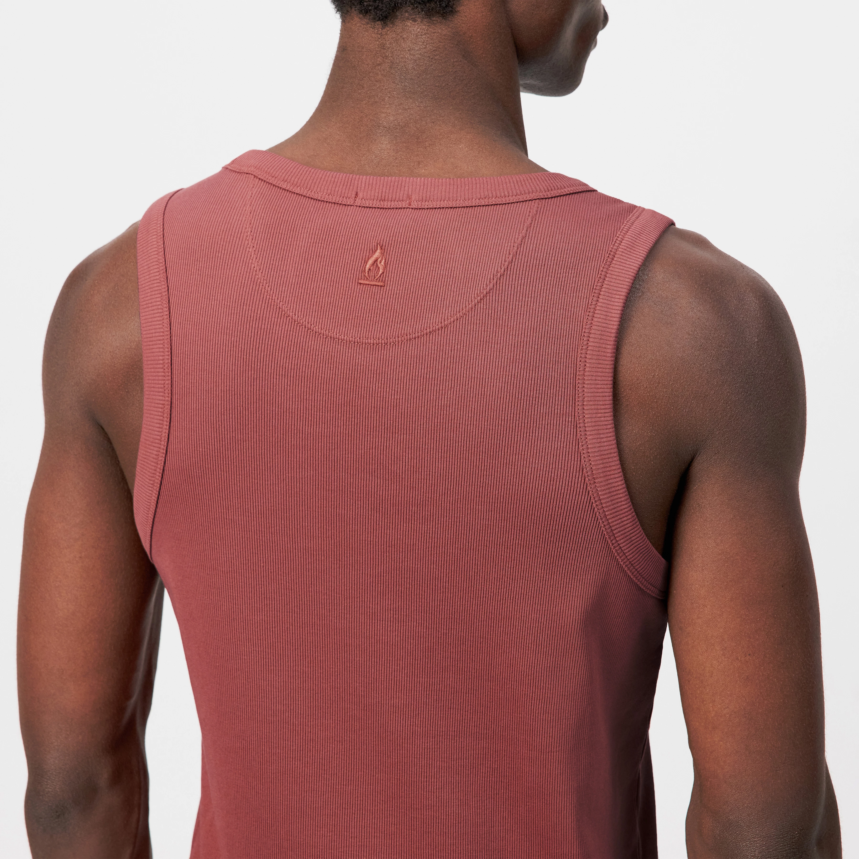 NATHAN - Bodyfitted ribtanktop van katoen - heren - oranje - Detailansicht am Model