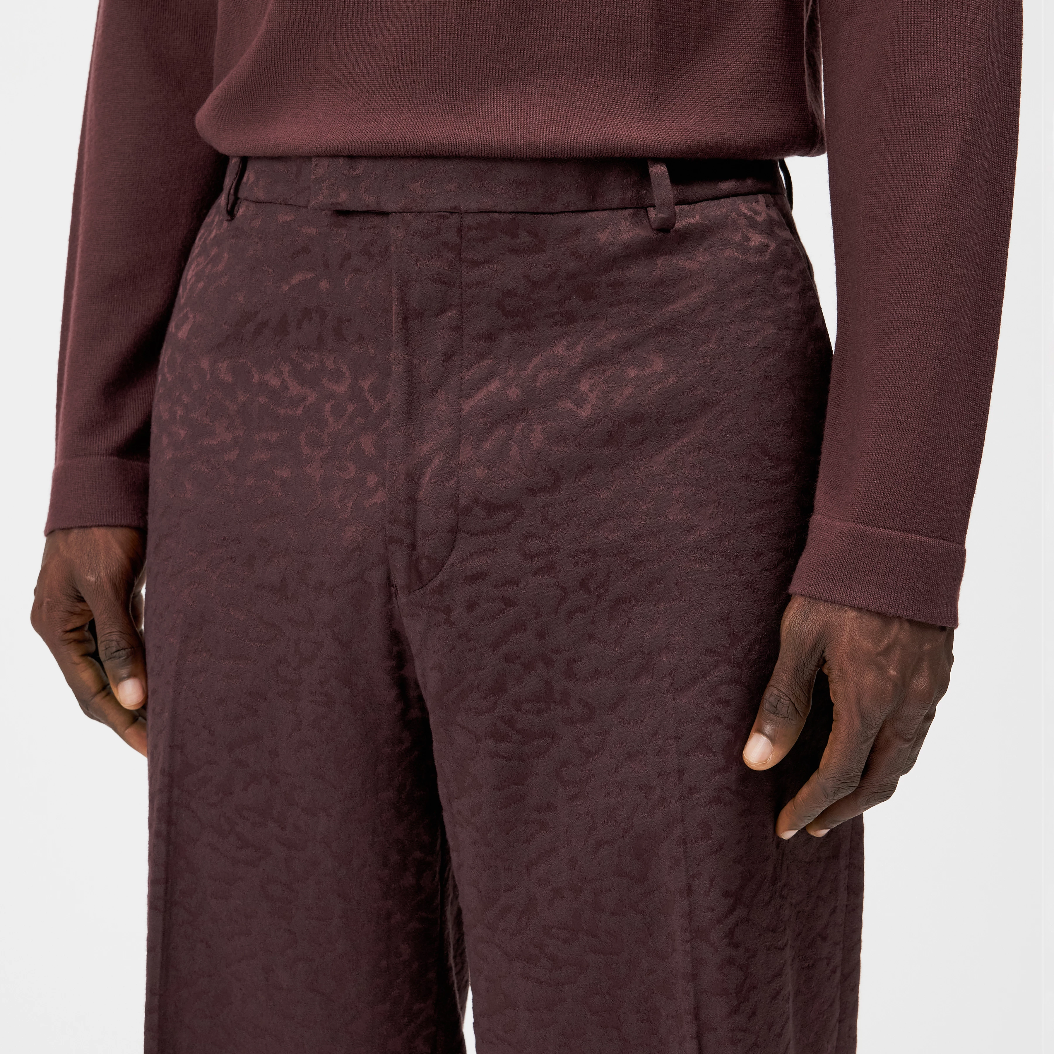 NODACO - Cotton-blend classic trousers - men - red - Detailansicht am Model