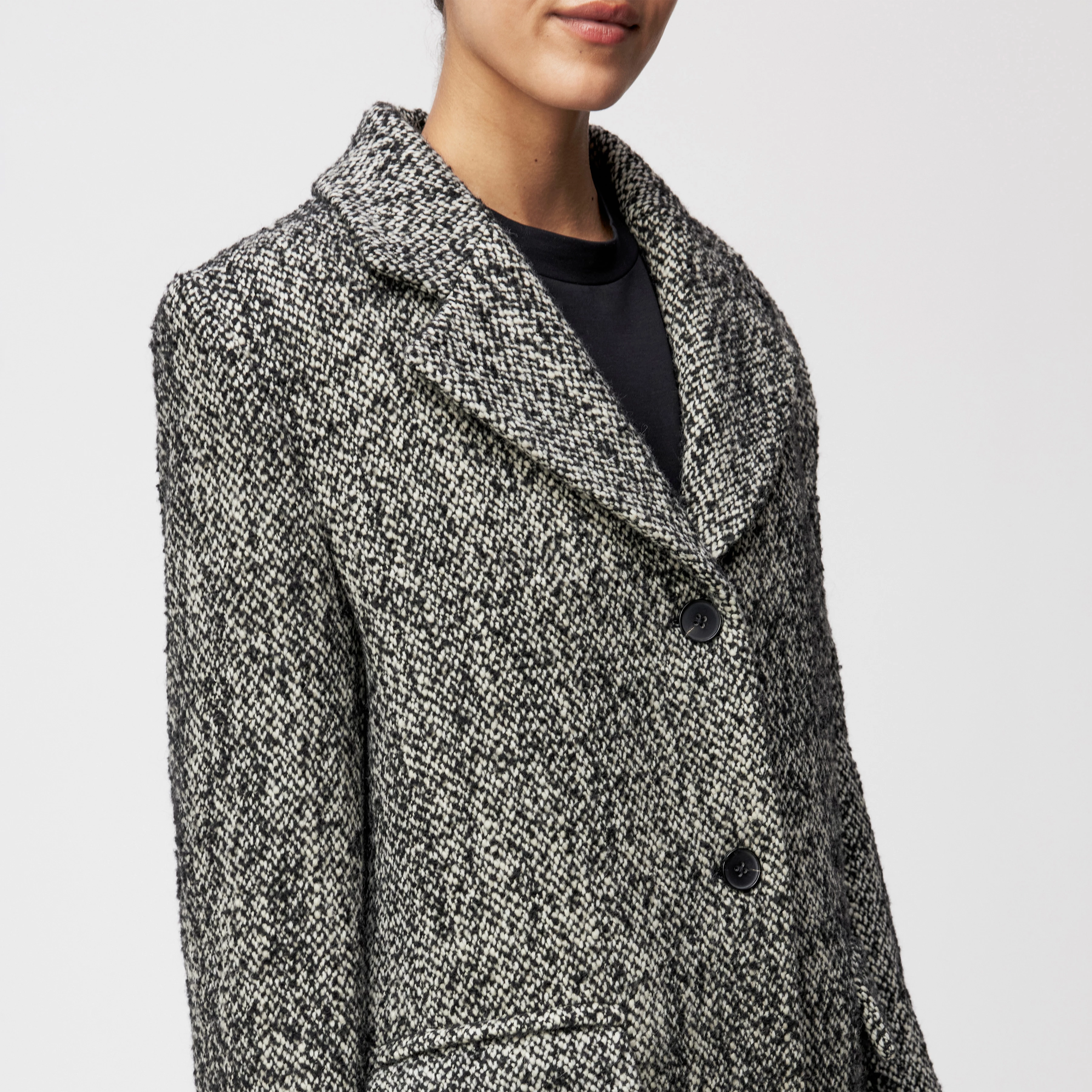 AISBY - Mantel in Woll-Mix - Damen - schwarz - Detailansicht am Model