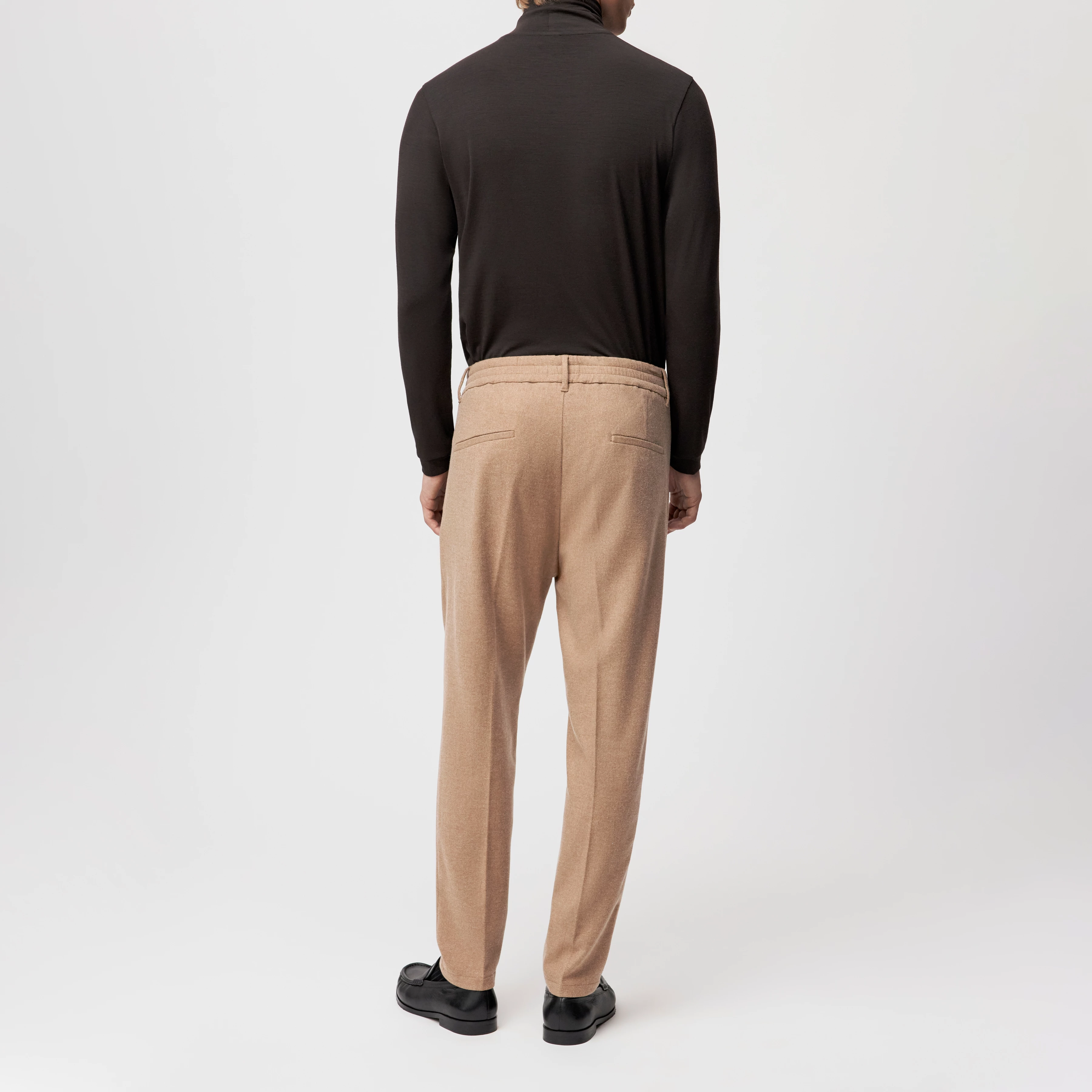 CHASY - Casual Hose mit Bundfalte in softem Woll-Flanell - Herren - braun - Rückansicht