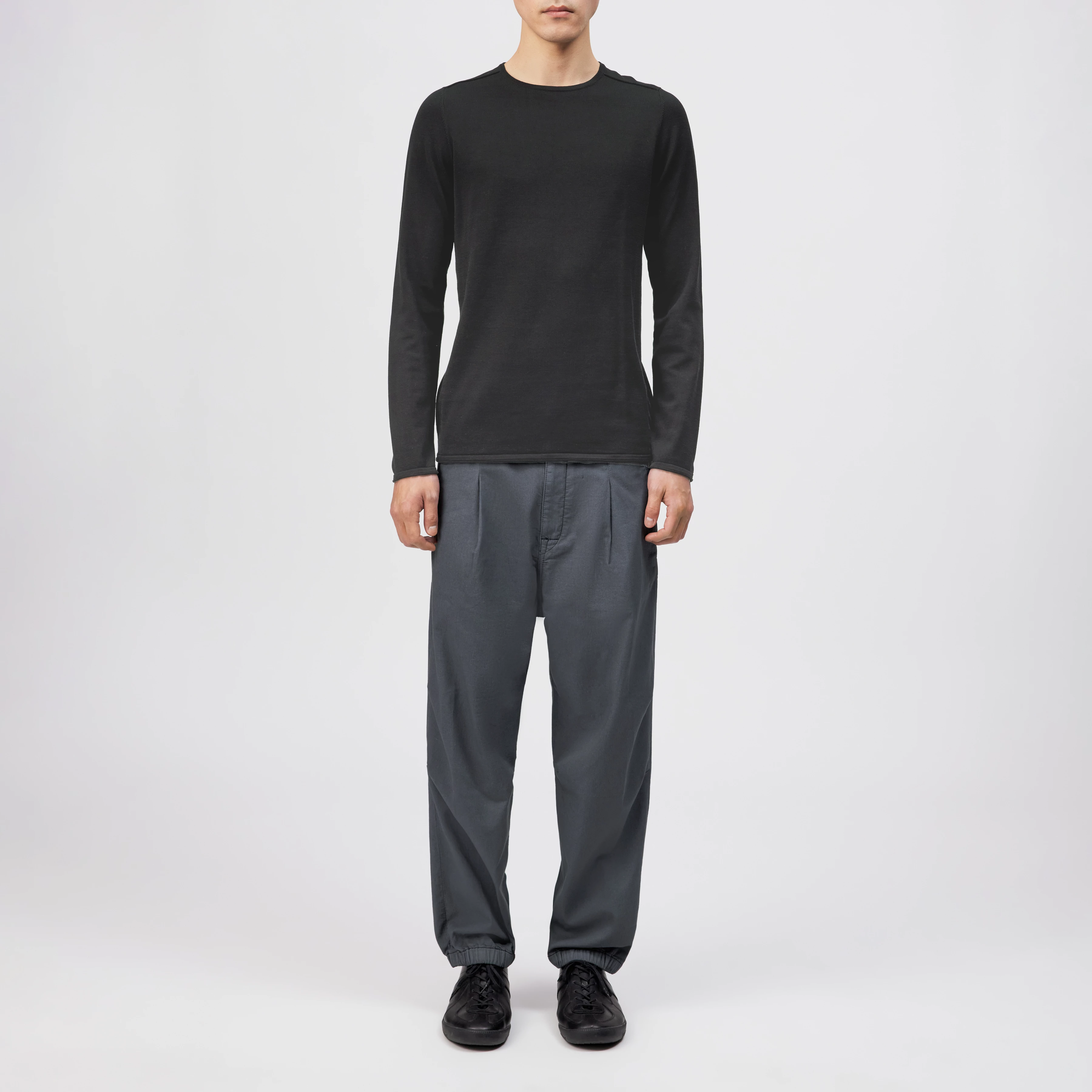 RIKONO - Knitted jumper in clean cotton - men - Natural Aluminium - Ganzkörper-Frontansicht