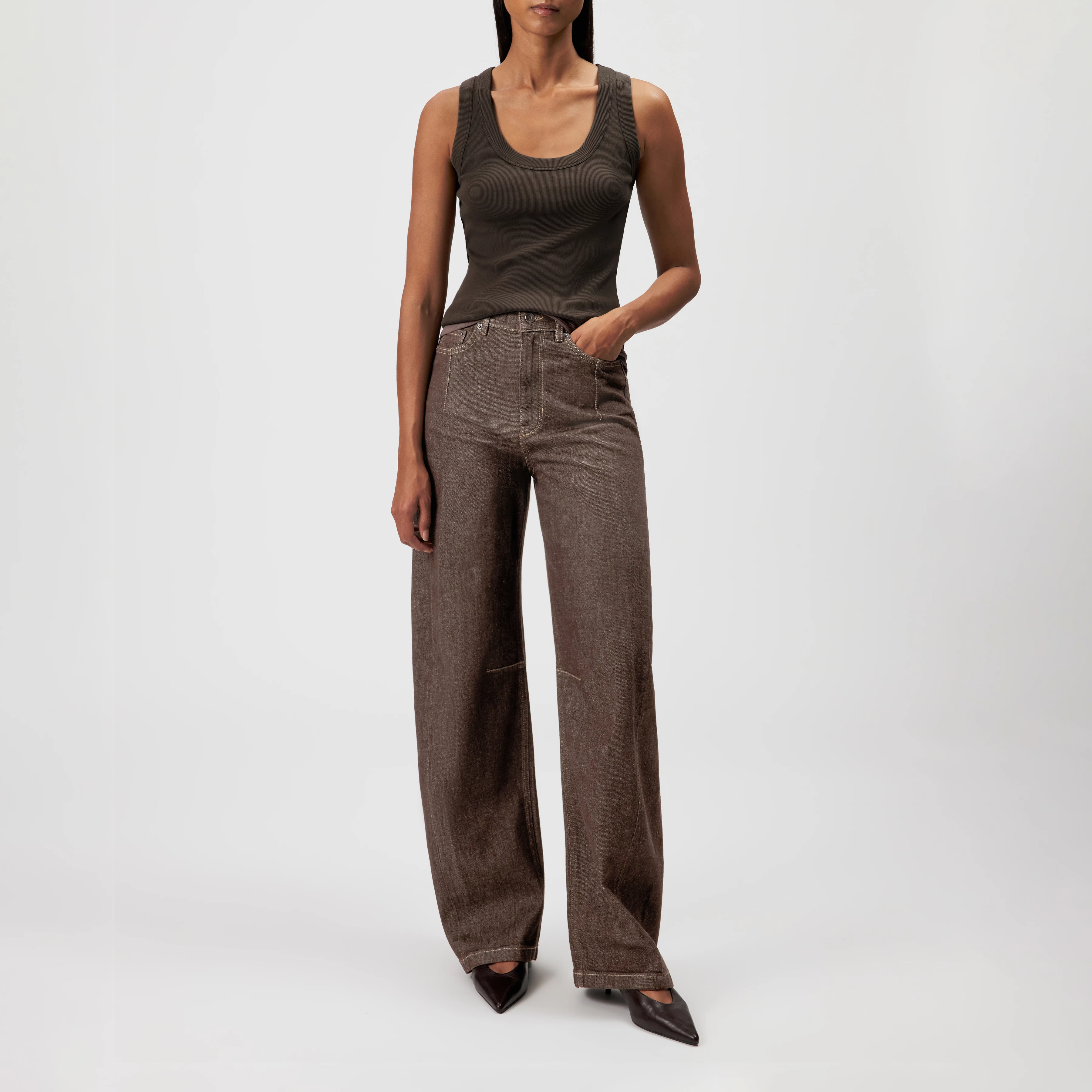 TAVIRA - Ribbed tank top with feminine round neckline - women - brown - Ganzkörper-Frontansicht