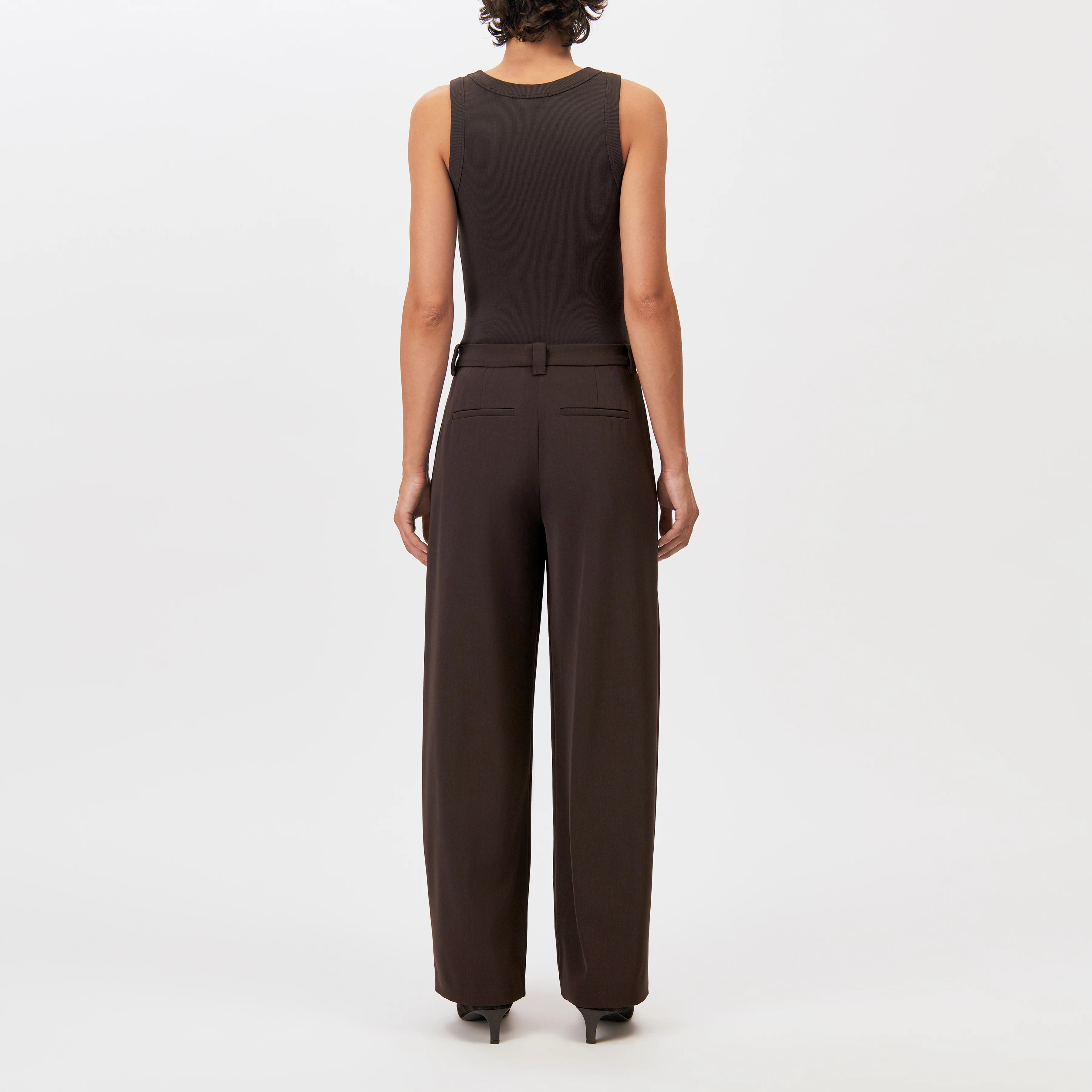 TAVIRA - Ribbed tank top with feminine round neckline - women - brown - Rückansicht