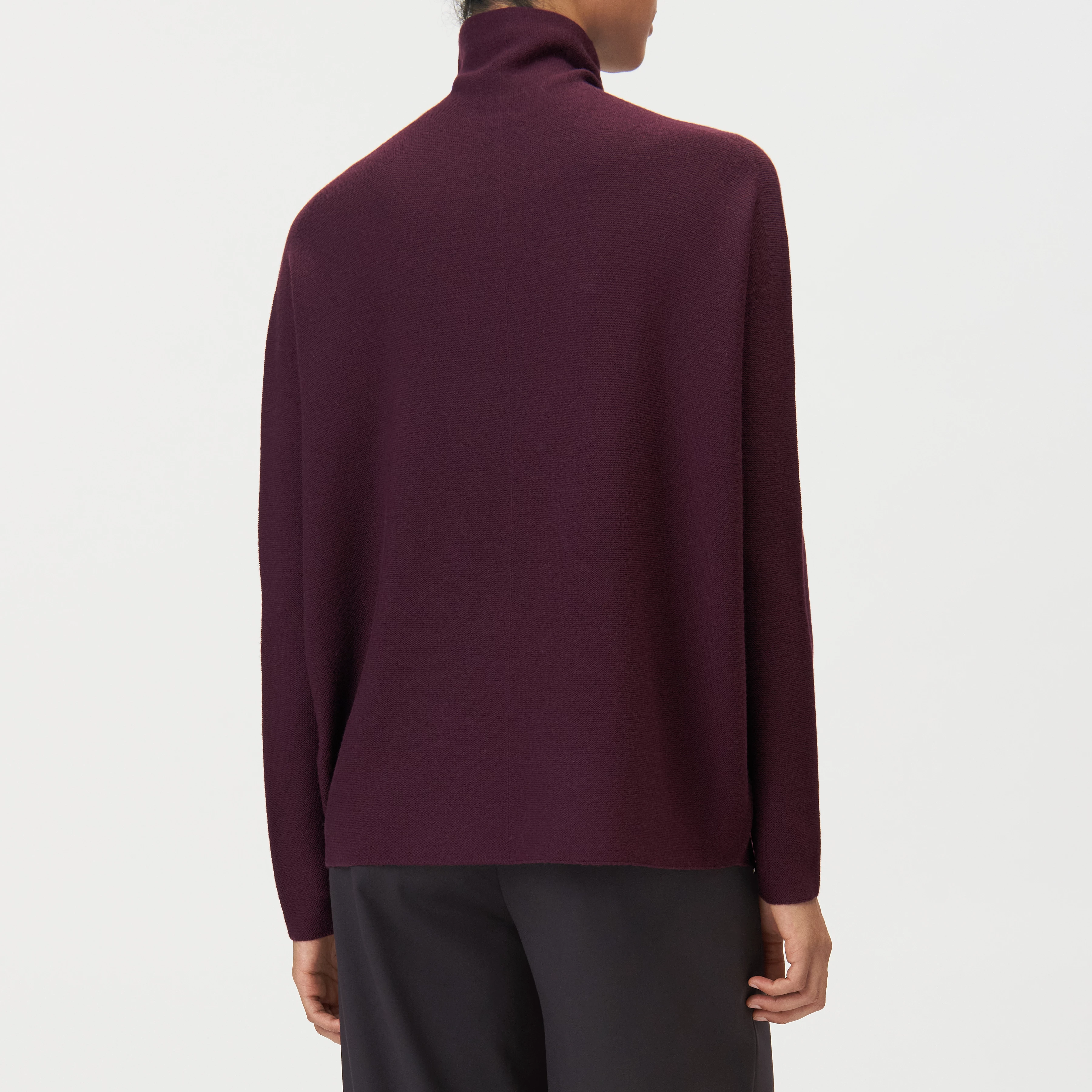 LIORA - Egg-shape turtleneck jumper in 100% merino wool - women - red - Rückansicht