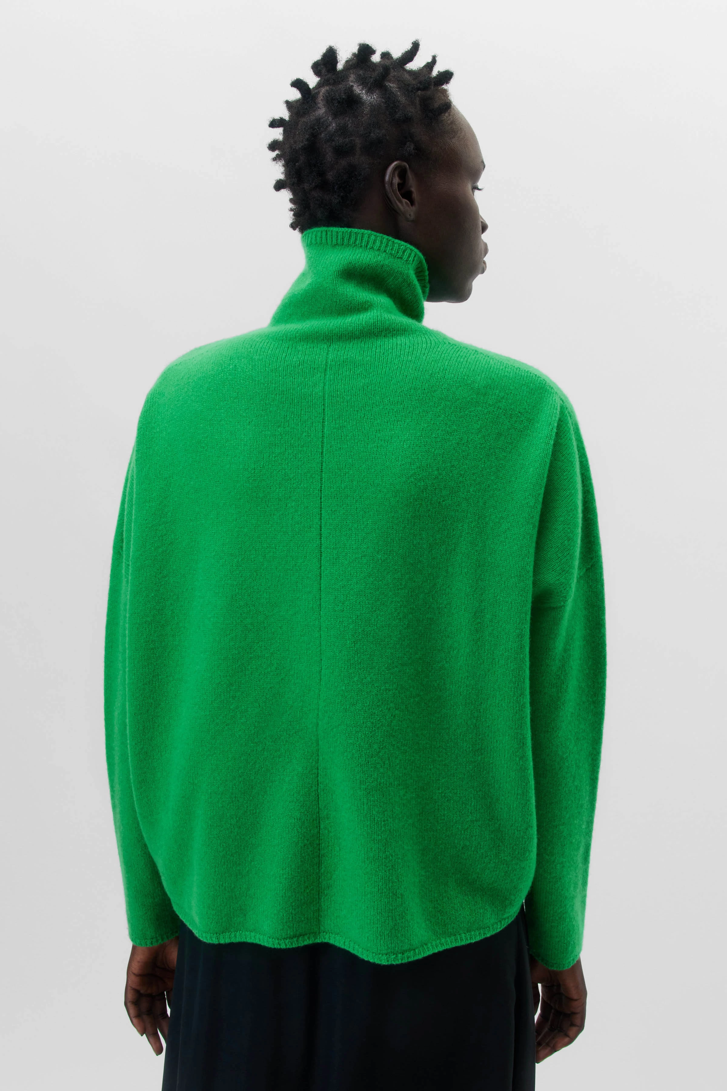 LIORA - Rollkragenpullover in Schurwolle - Damen - grün - Rückansicht