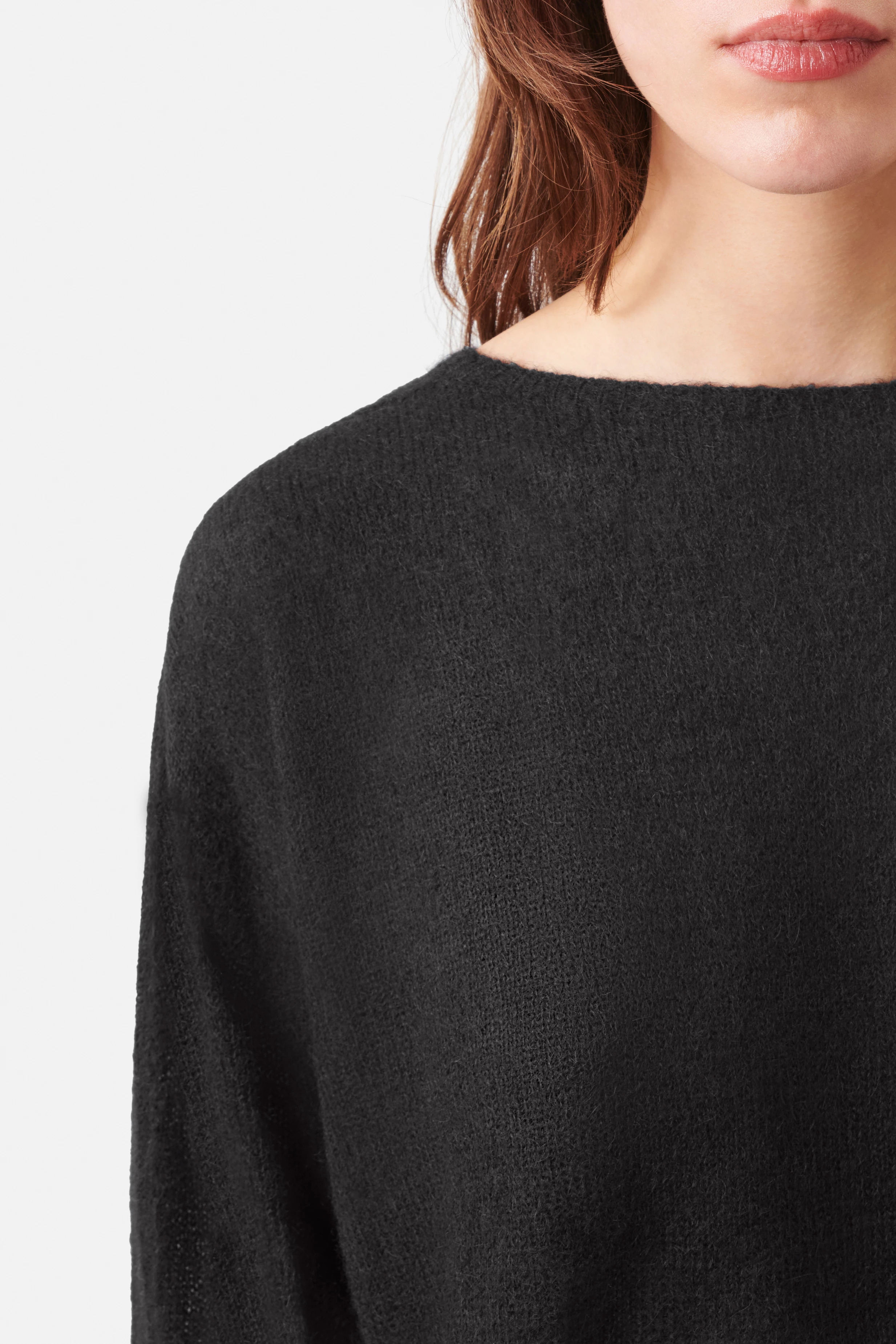 IMENY - Verkürzter Pullover in luxuriösem Suri Baby-Alpaka Mix - Damen - schwarz - Seitenansicht