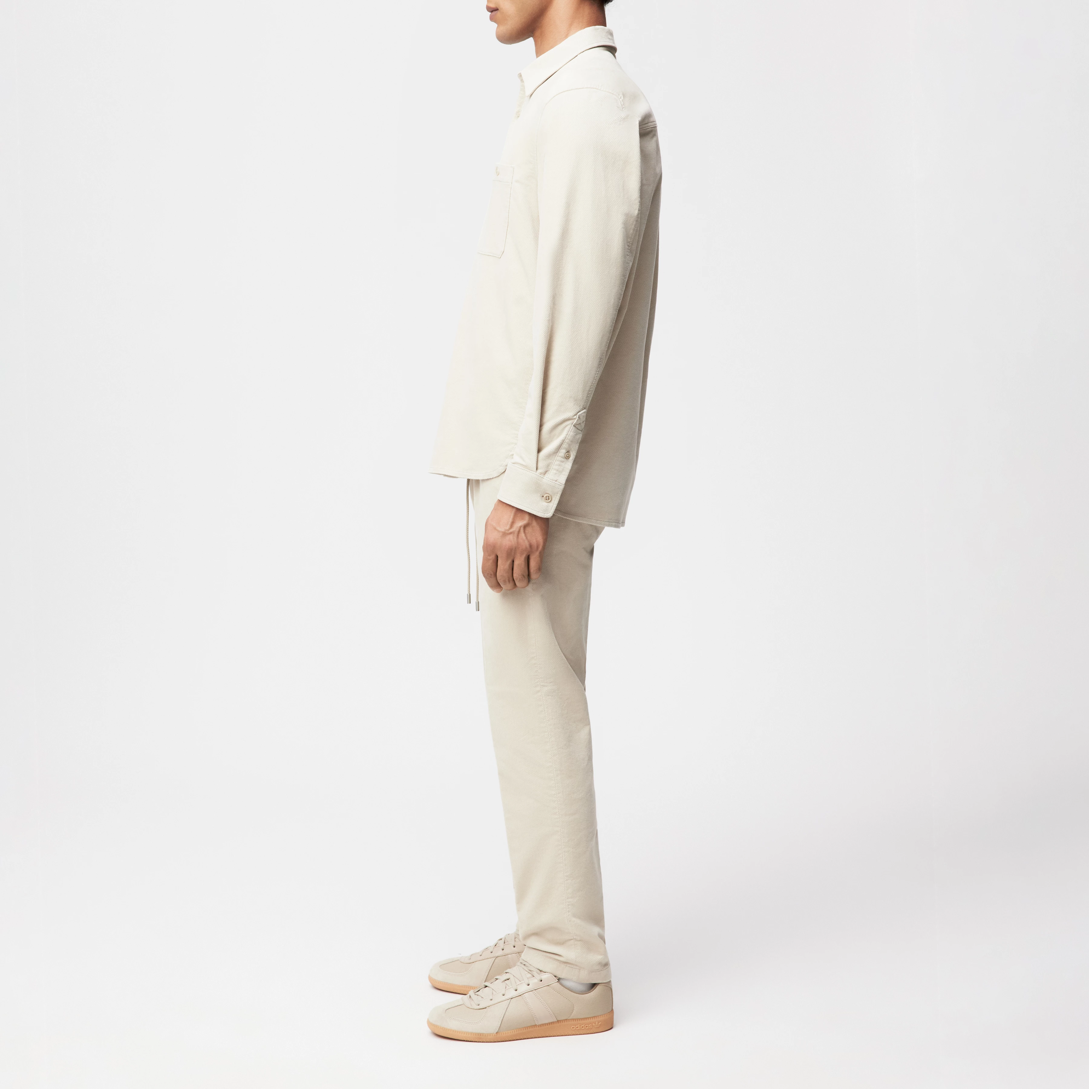 NOWEN - Work Wear Inspired Shirt in Samt - Herren - beige - Seitenansicht