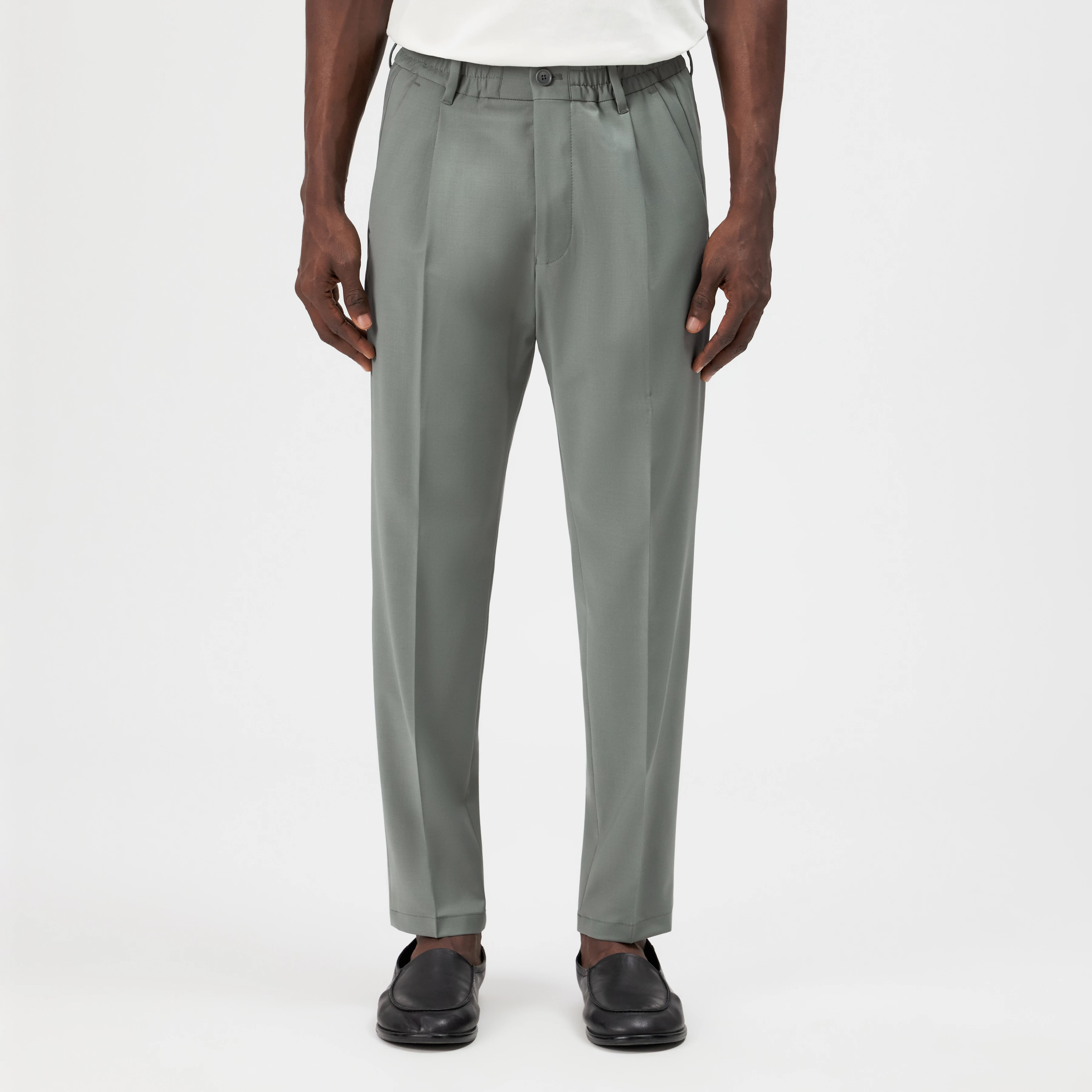 CHASY - Casual pleated trousers in bi-stretch - men - green - Frontansicht