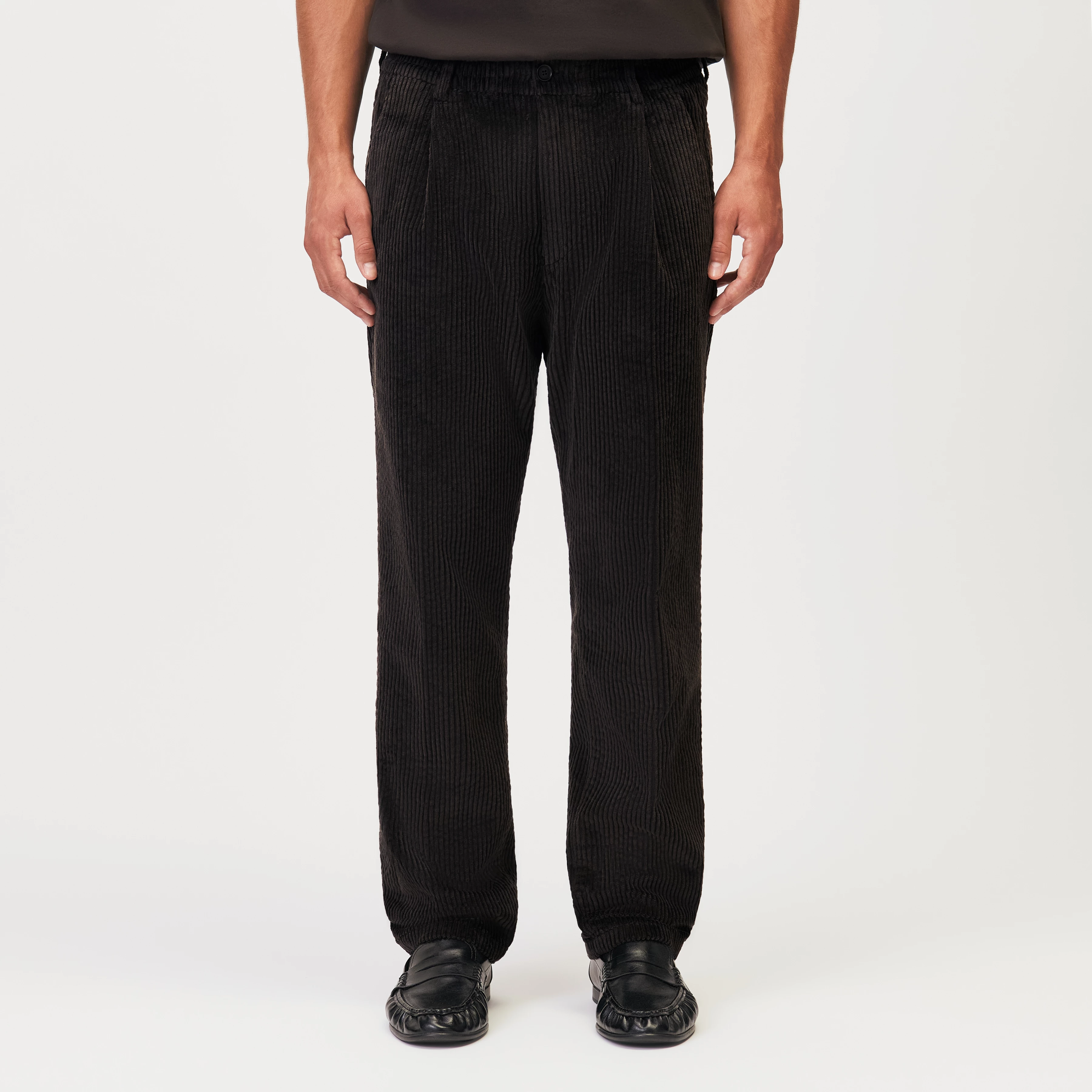 CHASY_RGLR - Casual Hose mit Bundfalte in Jumbo Cord - Herren - braun - Frontansicht