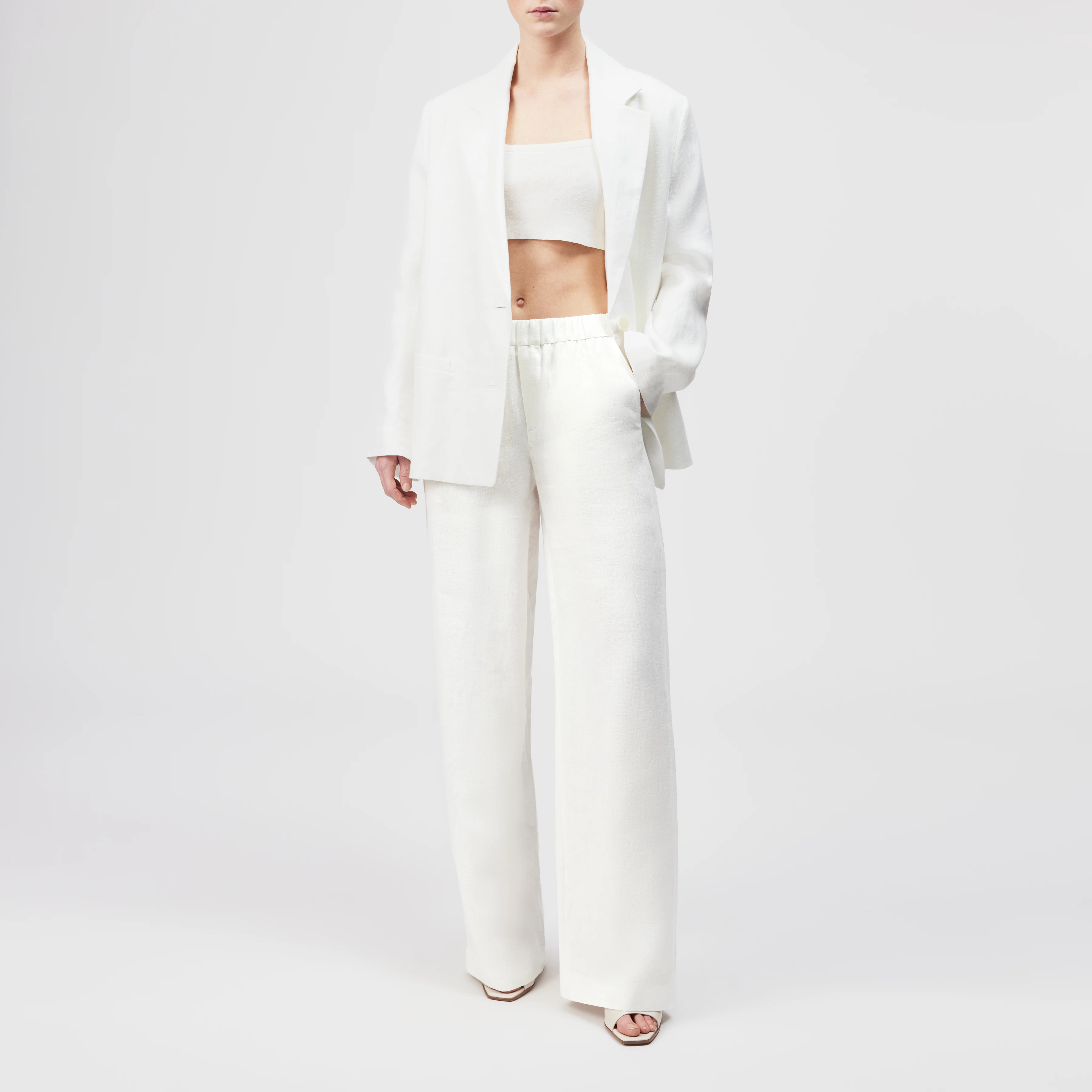 CONSIDER - Schlupfhose mit Barrel-Leg aus reinem Leinen - Damen - off white - Ganzkörper-Frontansicht