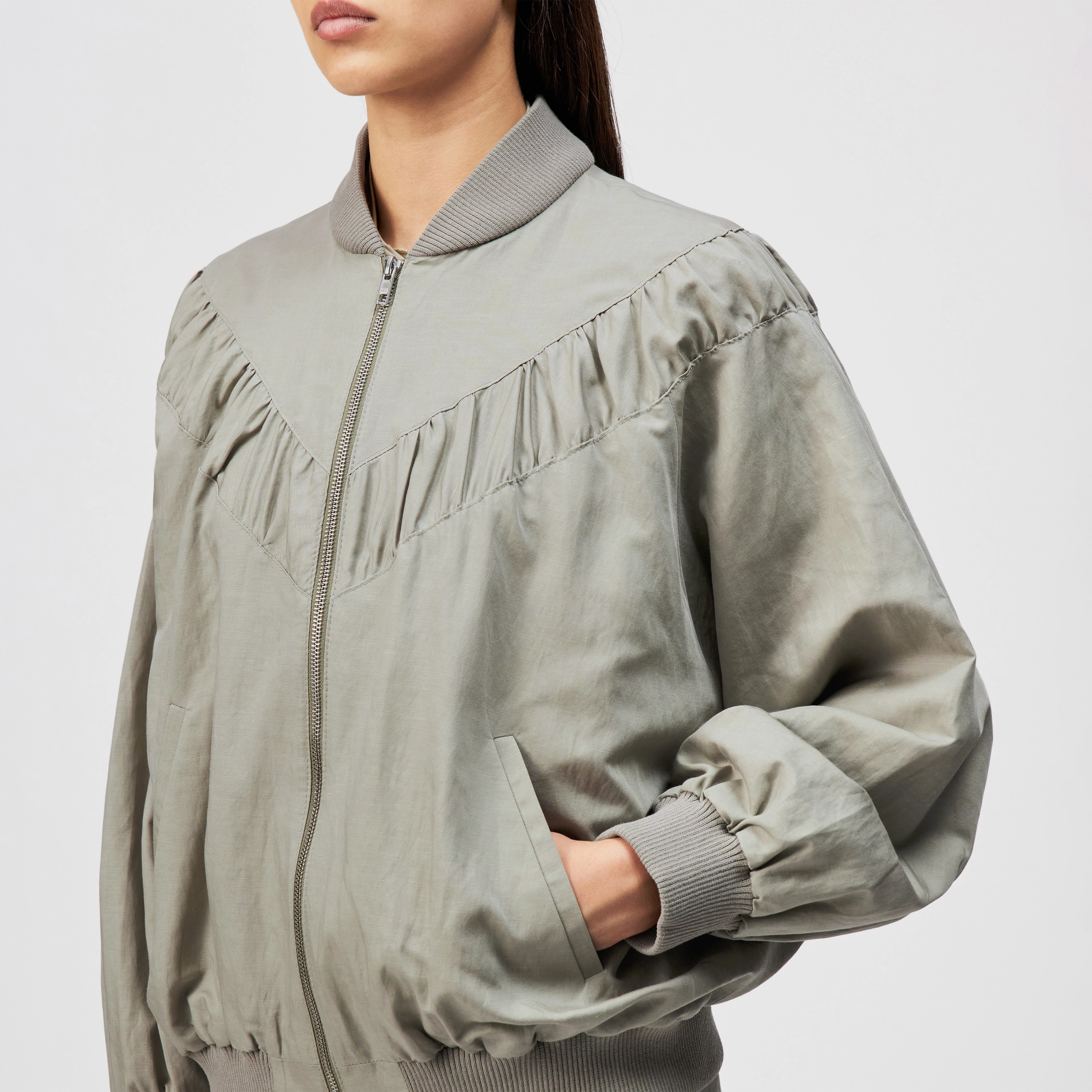 GRENTON - Veste en mélange de chanvre et lyocell - women - vert - Detailansicht am Model