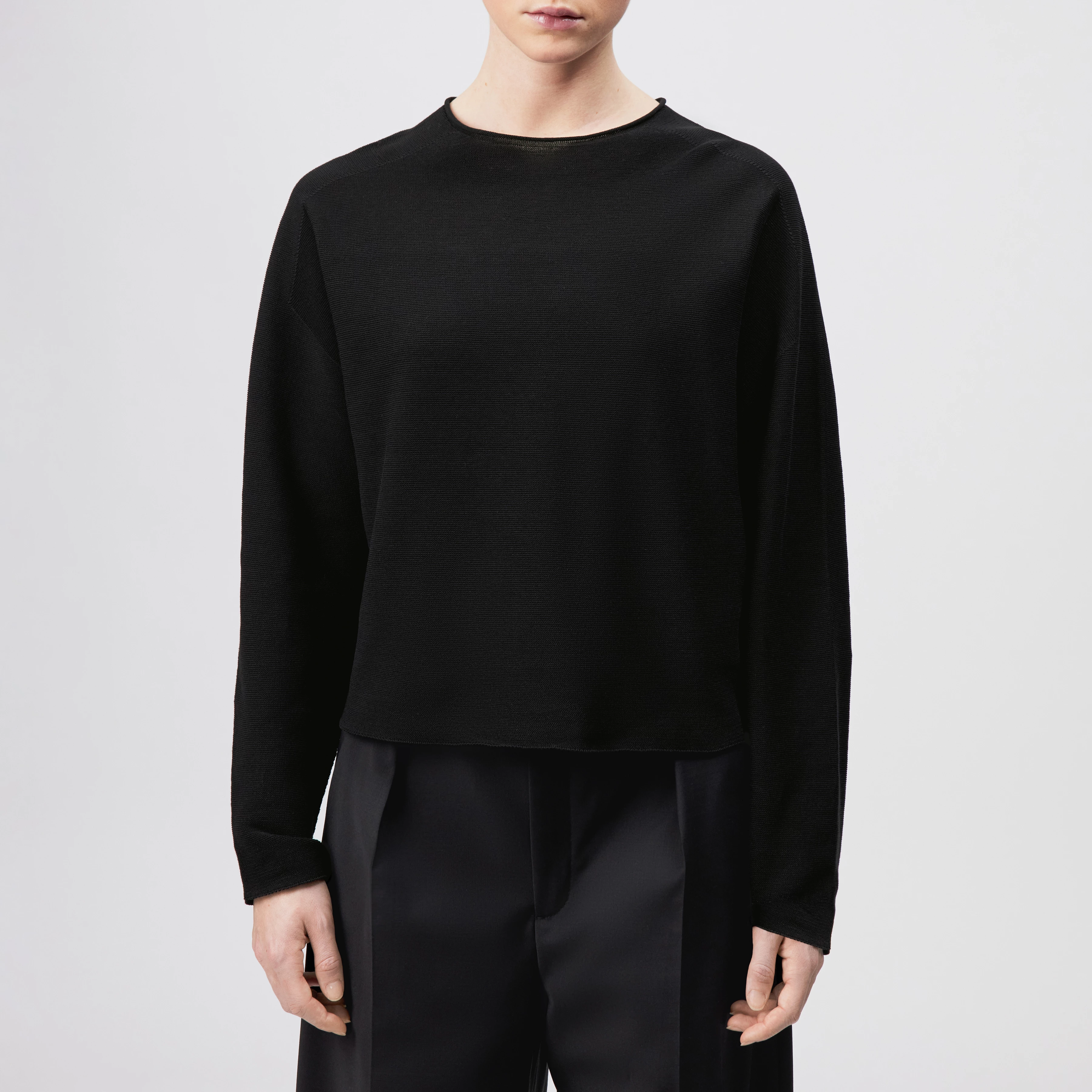 MEAMI - Cropped egg-shape pullover in pure cotton - women - black - Frontansicht
