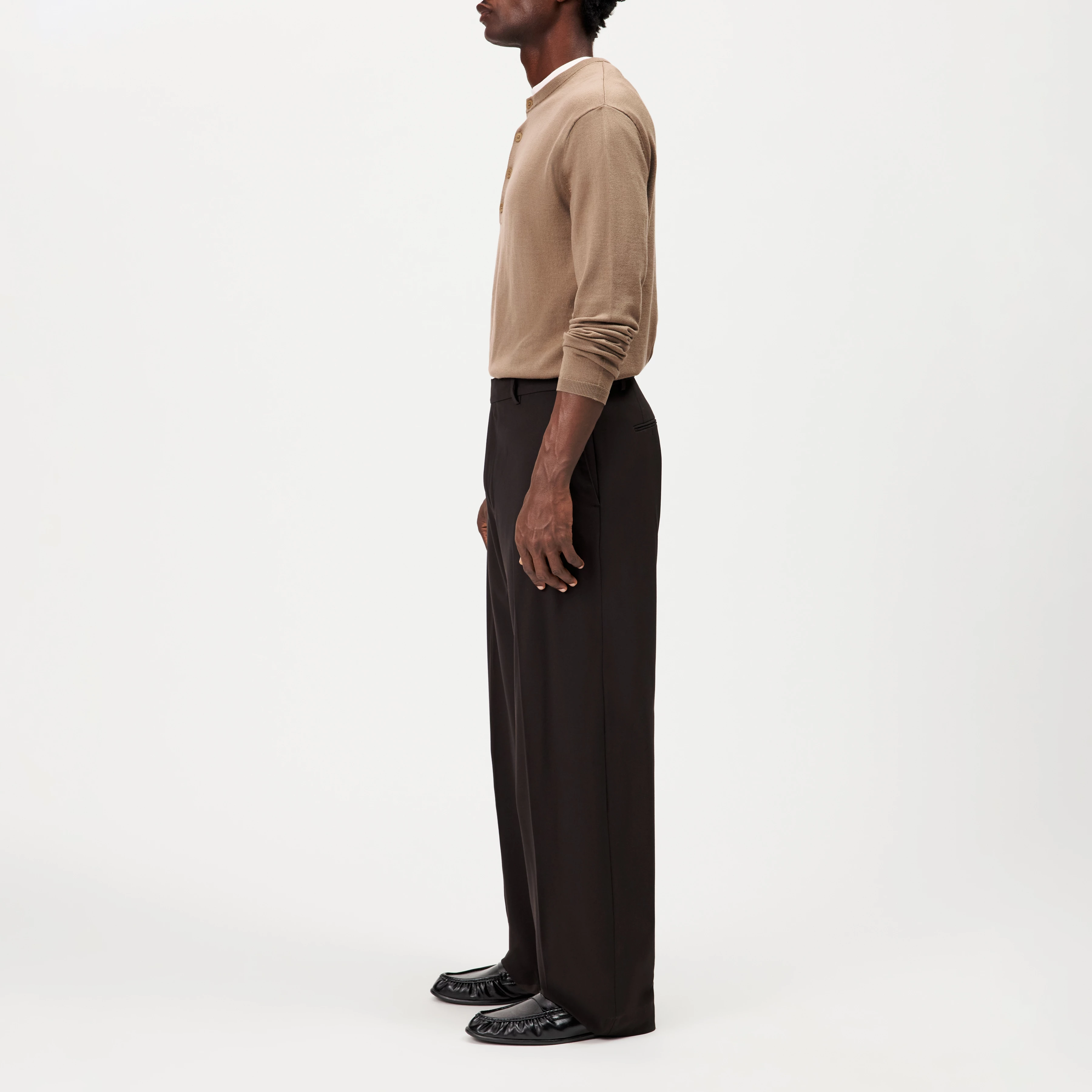 NODACO - Classic trousers in fine twill - men - brown - Seitenansicht