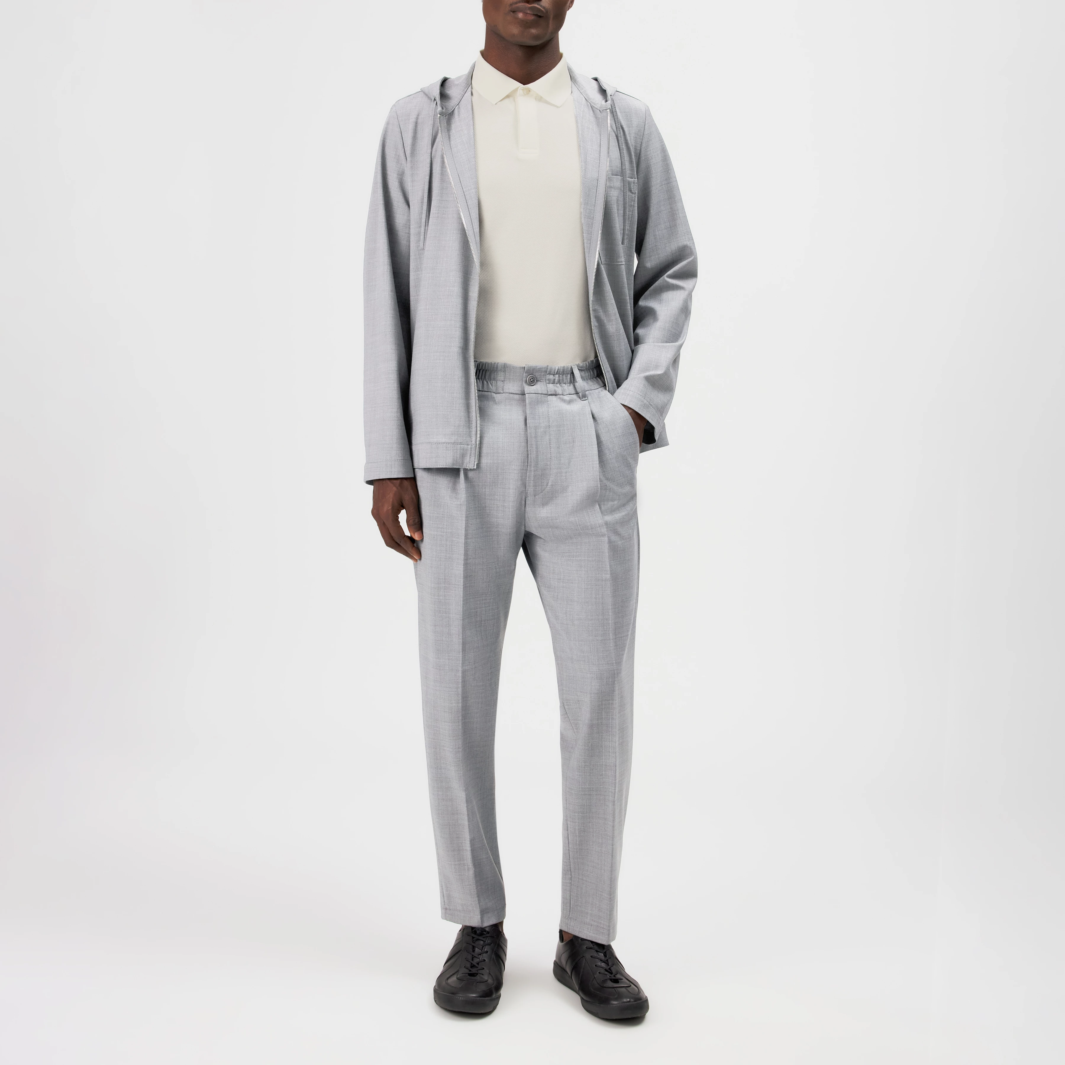 CHASY - Casual pleated trousers in bi-stretch - men - grey - Ganzkörper-Frontansicht