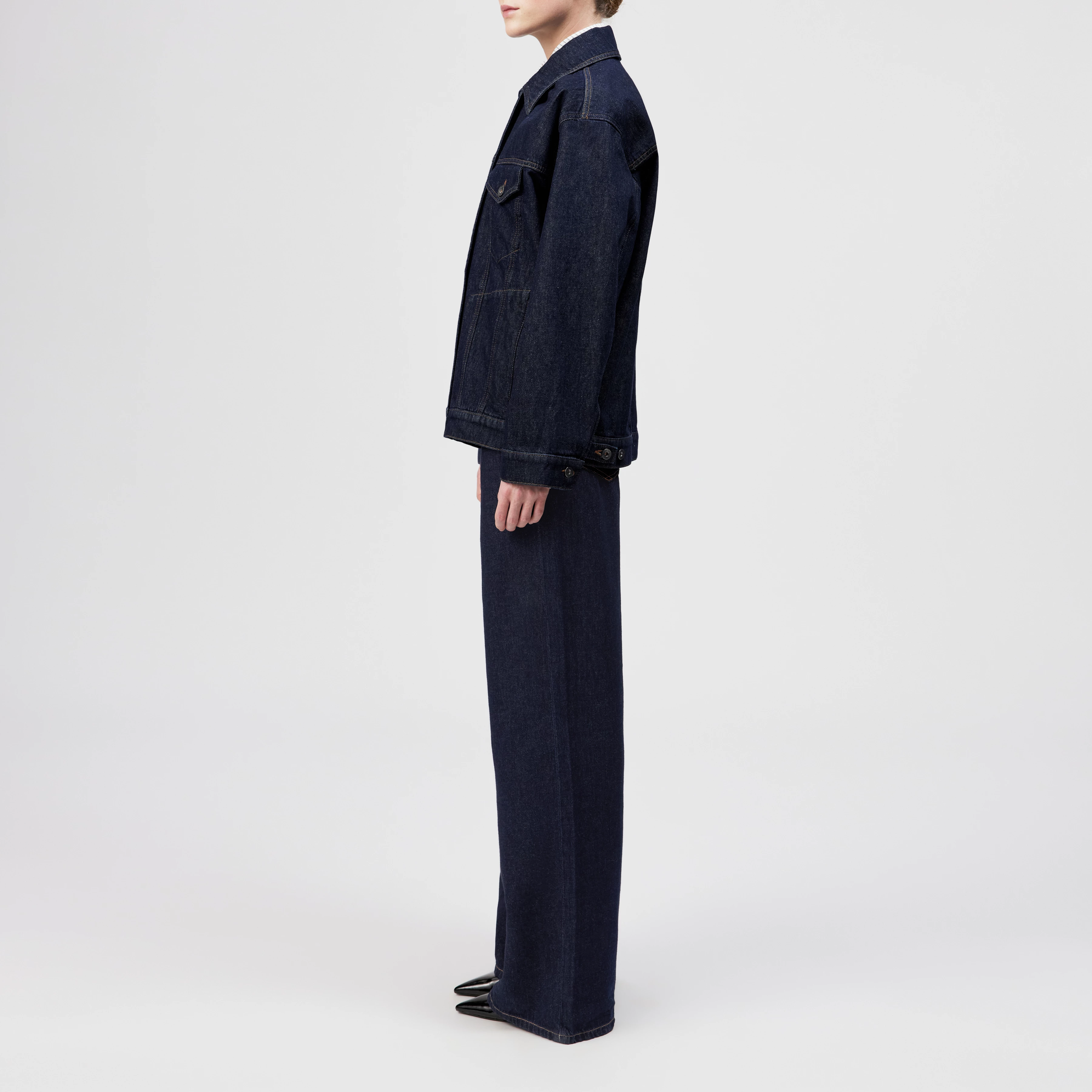 UPHALL - Oversized pure cotton denim jacket - women - blue - Seitenansicht