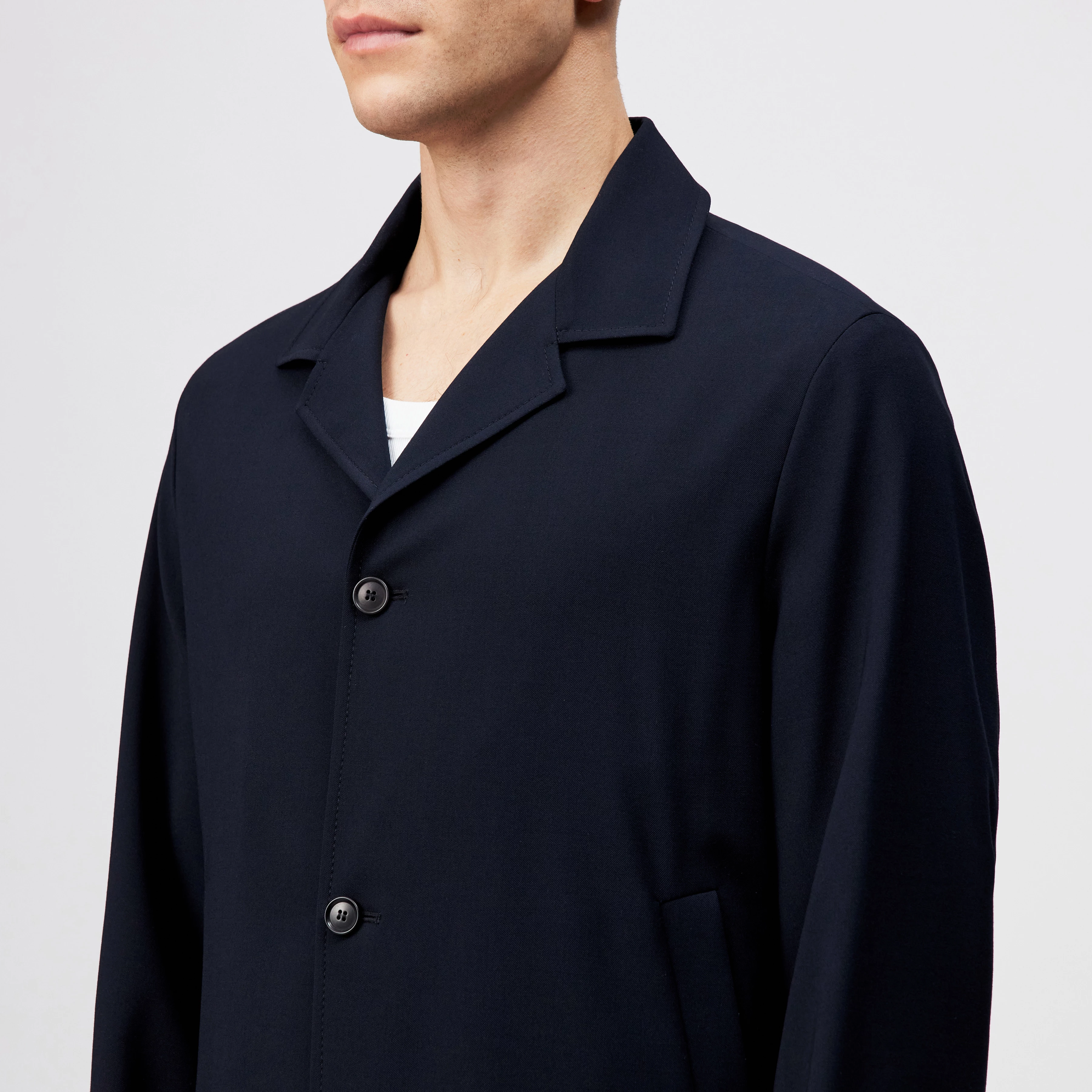 LOUVIN - Lichte Regular Fit jas in keperbinding - heren - blauw - Detailansicht am Model