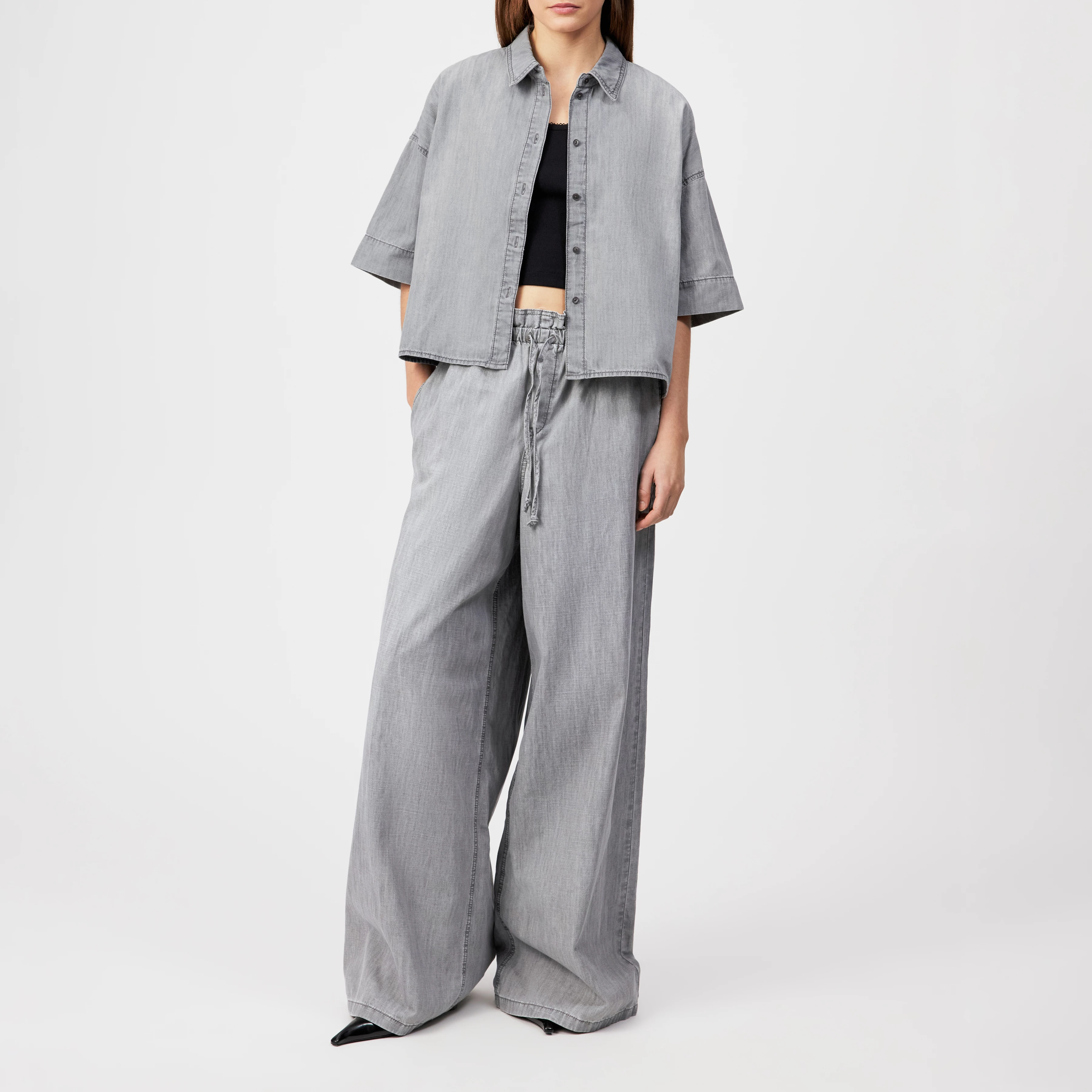 DWINDLE - Paperbag denim trousers in pure cotton - women - grey - Ganzkörper-Frontansicht