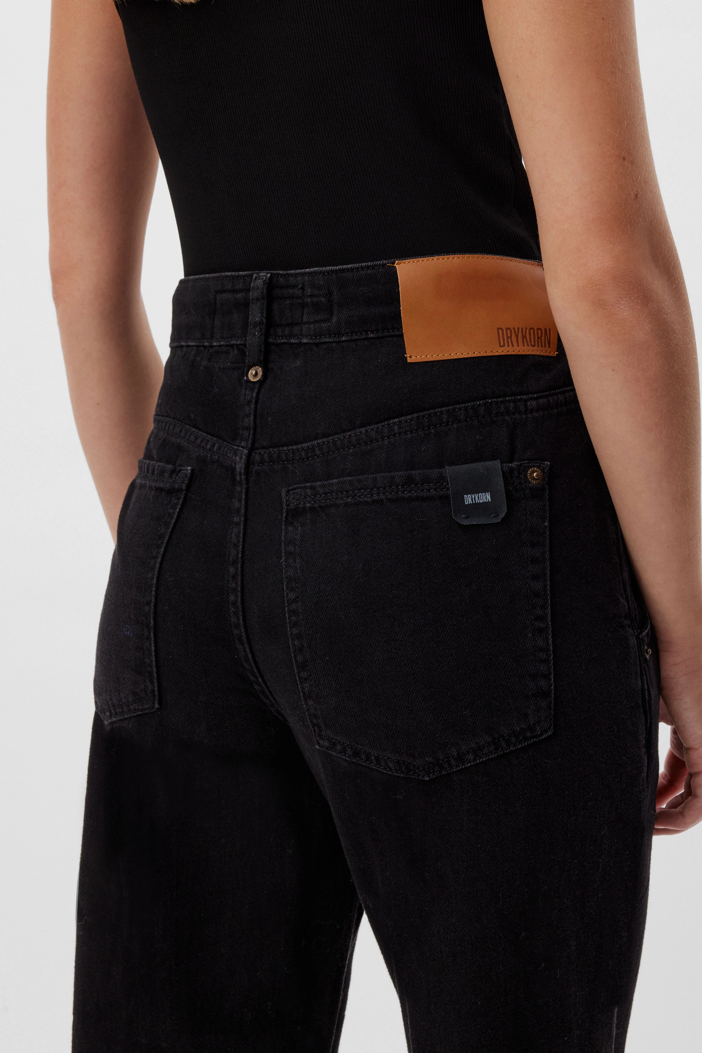DECIDE - Mid-waist Jeans in black Denim - Damen - schwarz - Seitenansicht