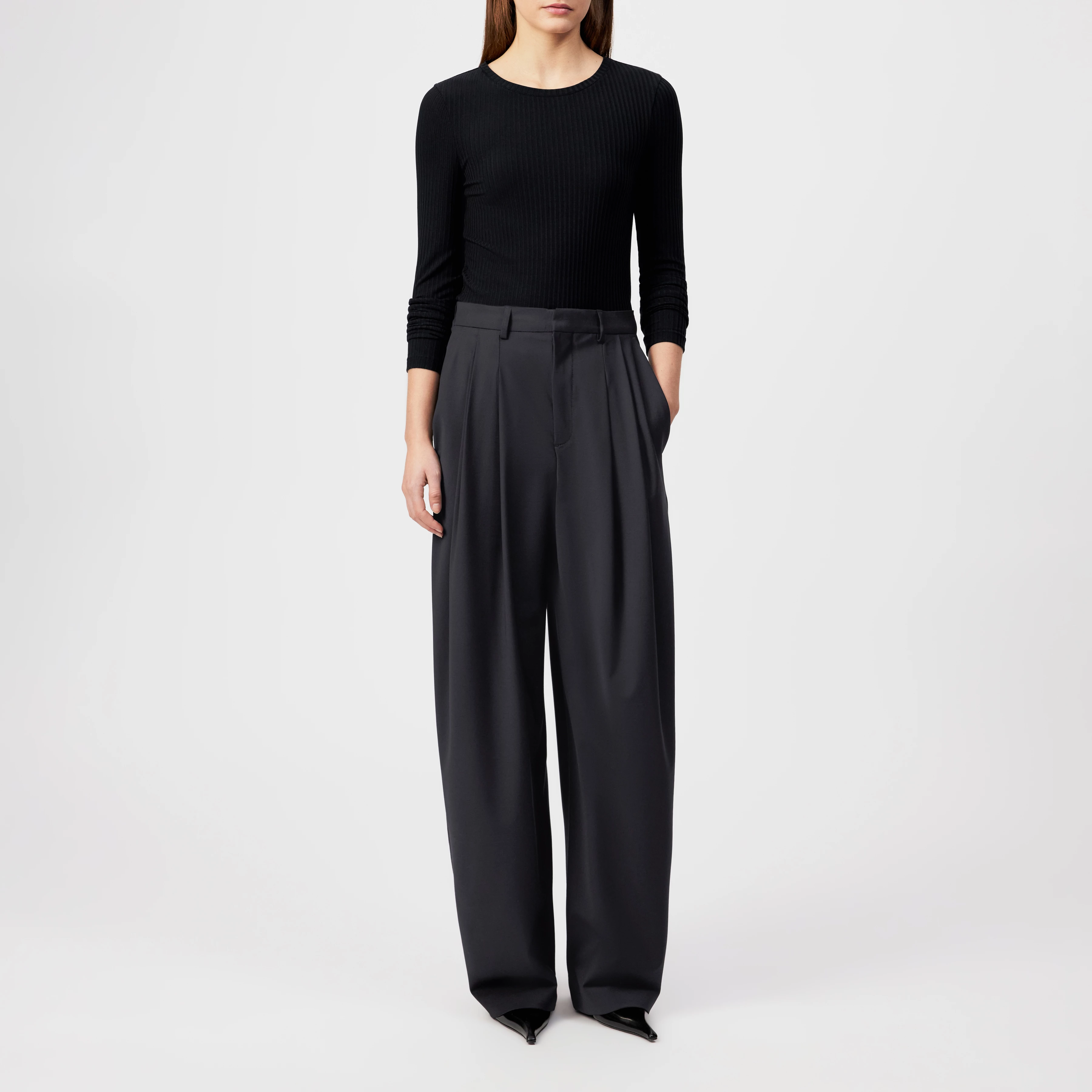 HEJUNO - Slim fit ribbed jersey long-sleeve shirt - women - black - Ganzkörper-Frontansicht
