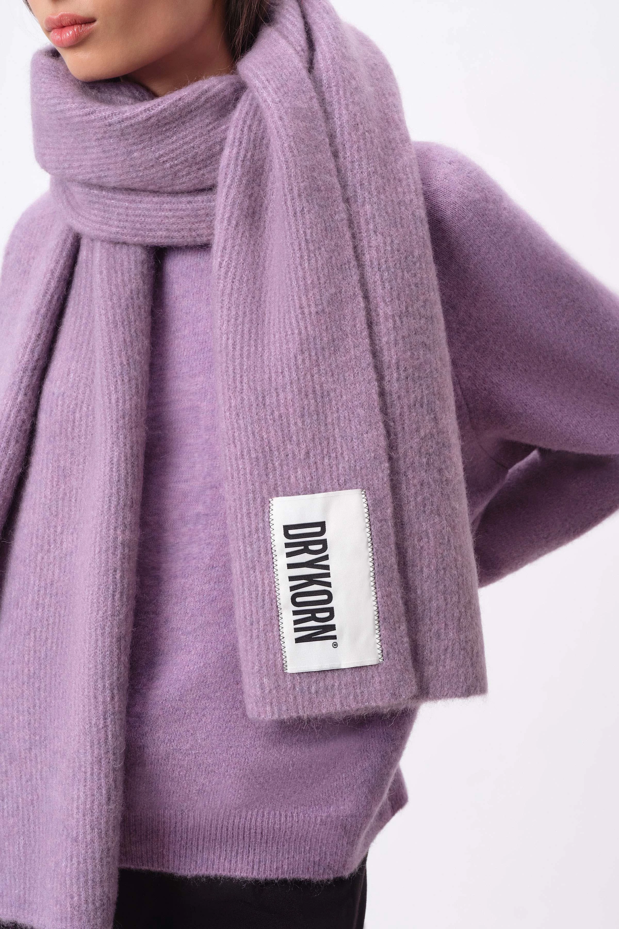 DUB - scarf in alpaca mix - unisex - purple - Ganzkörper-Frontansicht