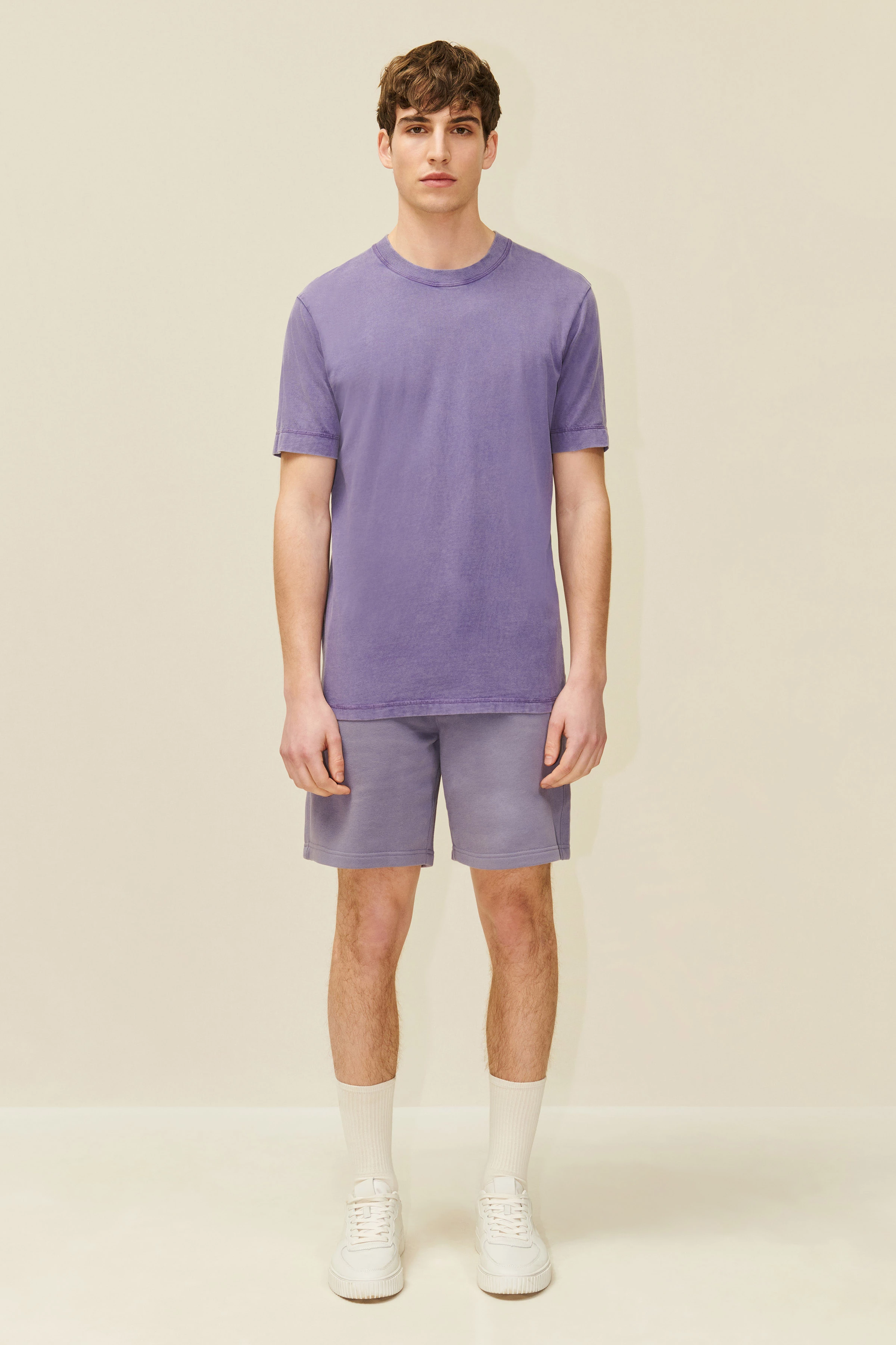 RAPHAEL - T-shirt in soft jersey - men - purple - Ganzkörper-Frontansicht