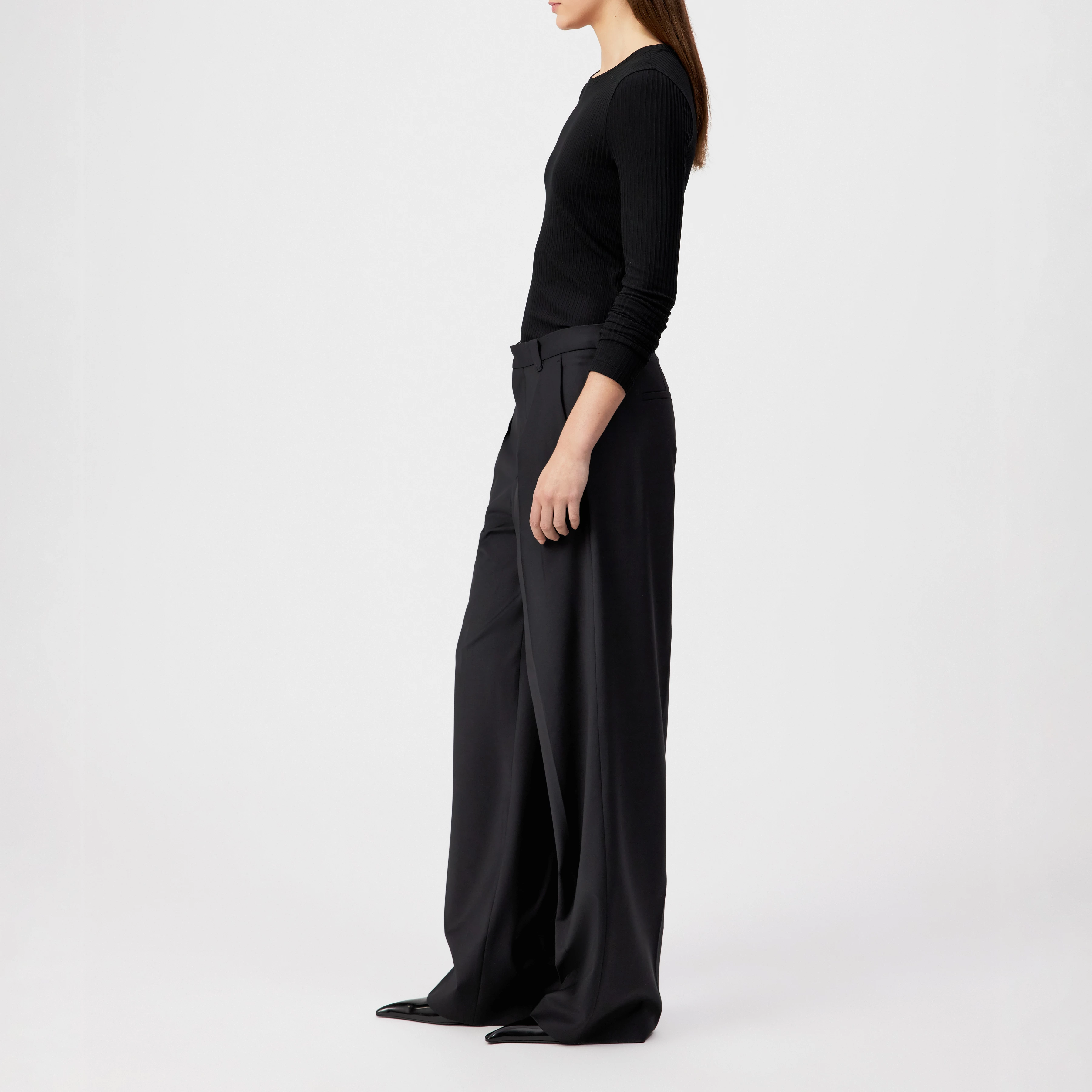 ADUCT - Bi-stretch tailored straight leg trousers - women - black - Seitenansicht