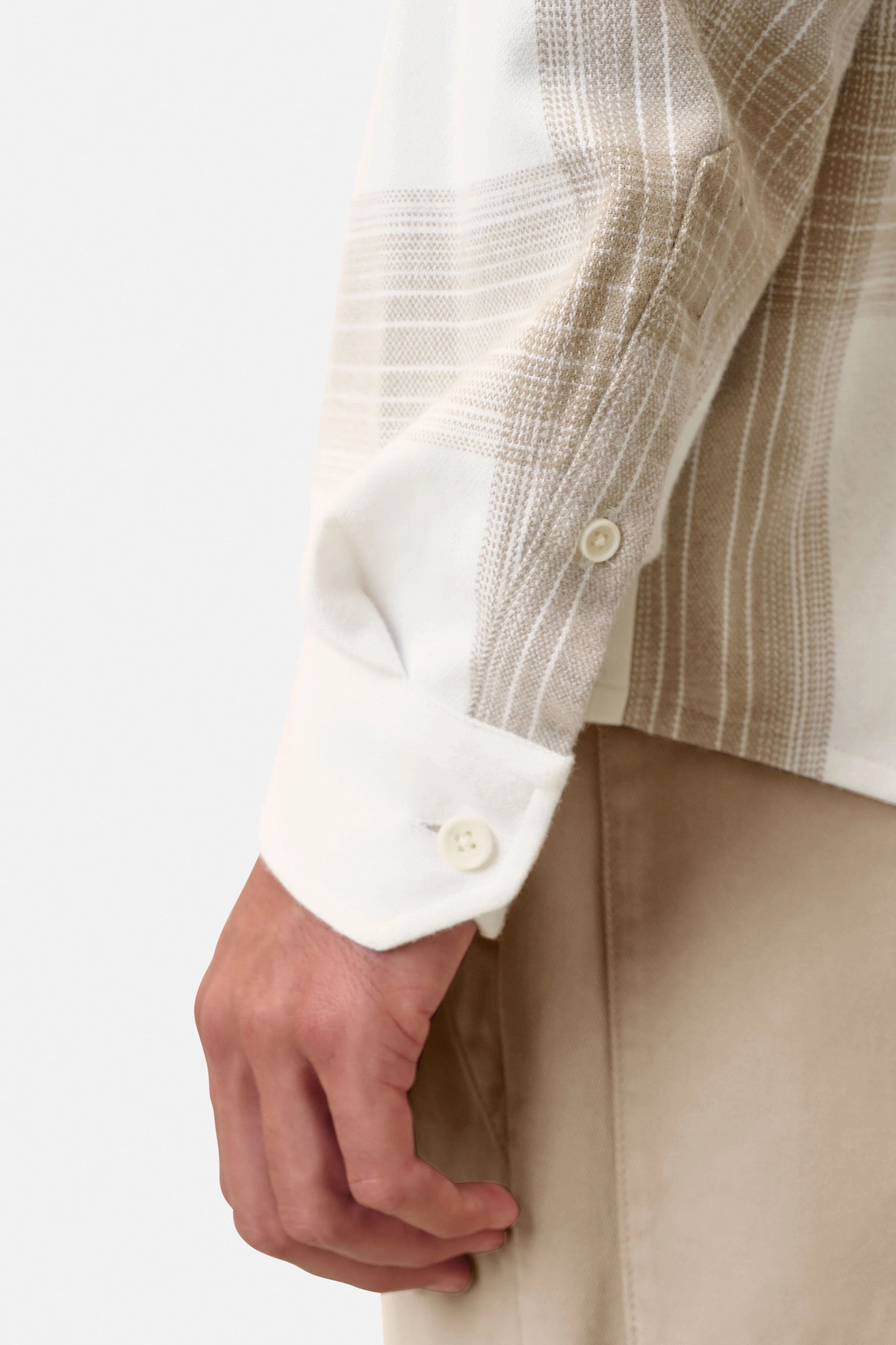 LIET_2 - Button-Down Hemd in reiner Baumwolle - Herren - off white - Detailansicht am Model