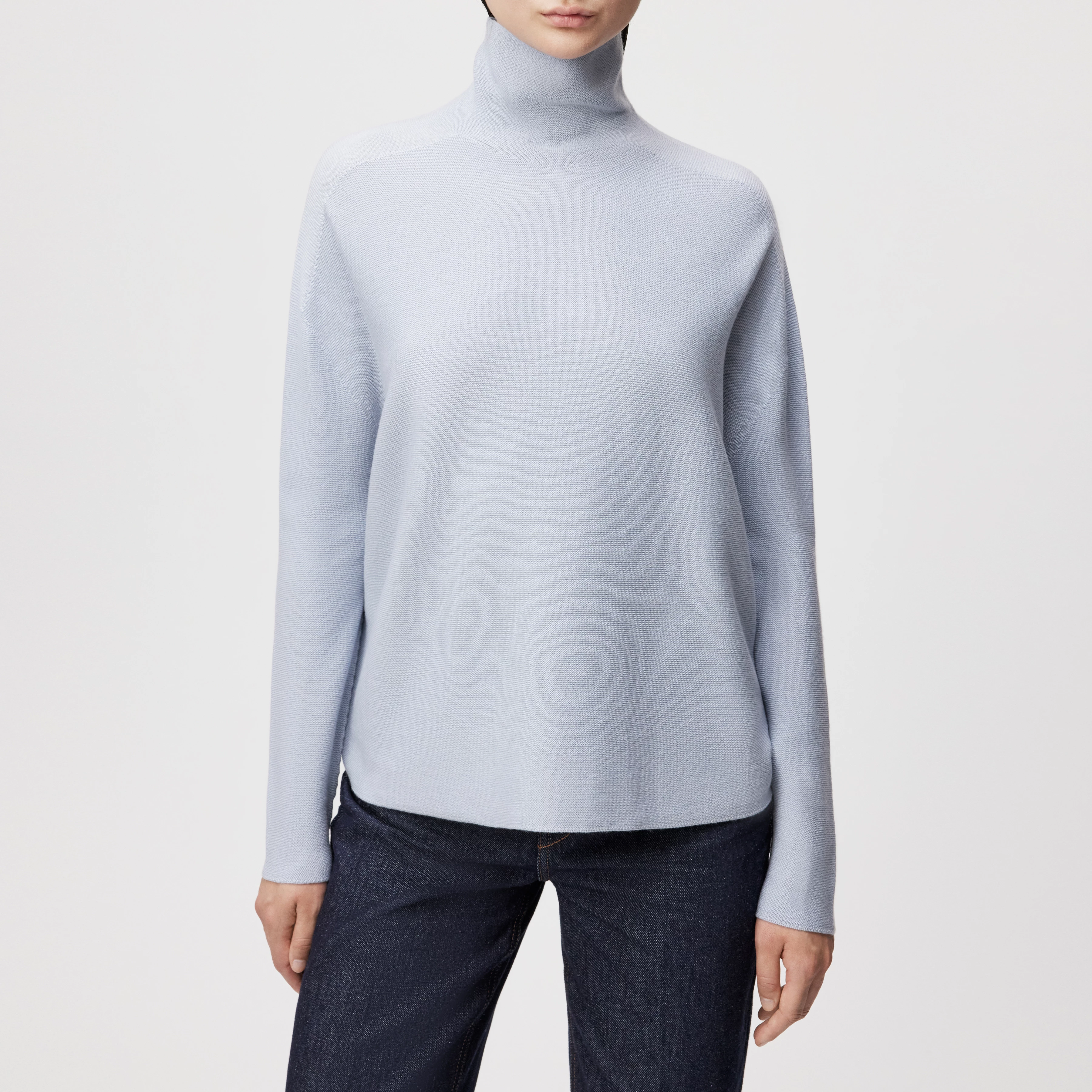 LIORA - Egg-Shape Rollkragenpullover in 100% Merinowolle - Damen - blau - Frontansicht