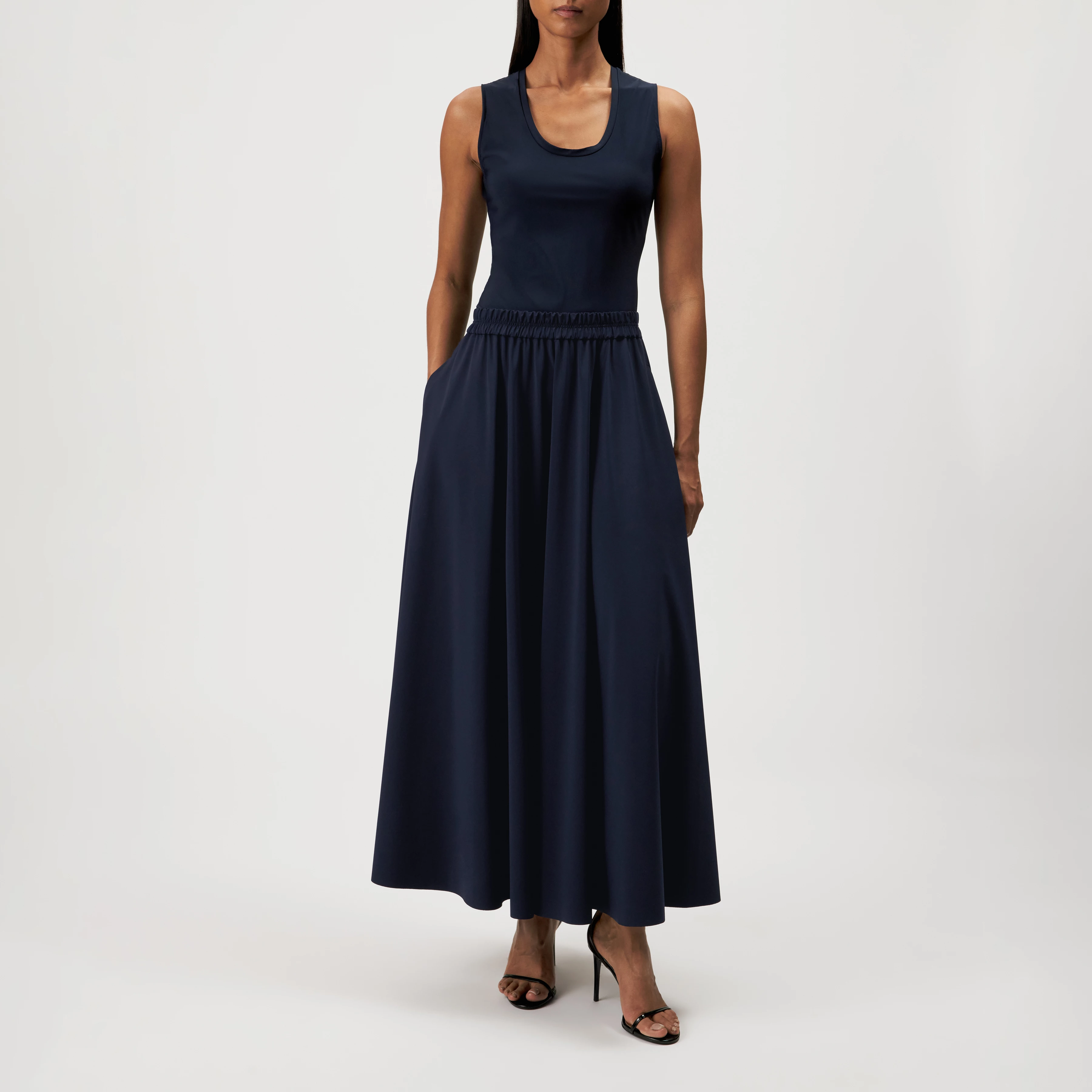 QERIME - Jupe évasée en jersey - women - bleu - Ganzkörper-Frontansicht